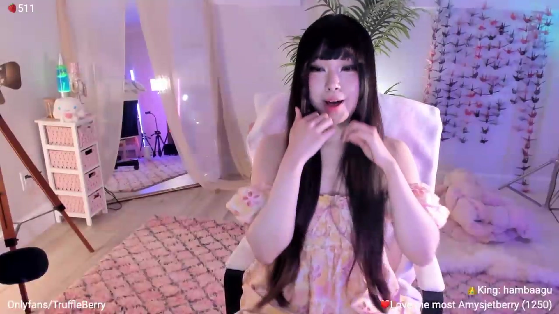 Gallery image thumbnail from AcaiBerry's myfreecams stream on, 06/04/2026, 06:03 image 17 of 20
