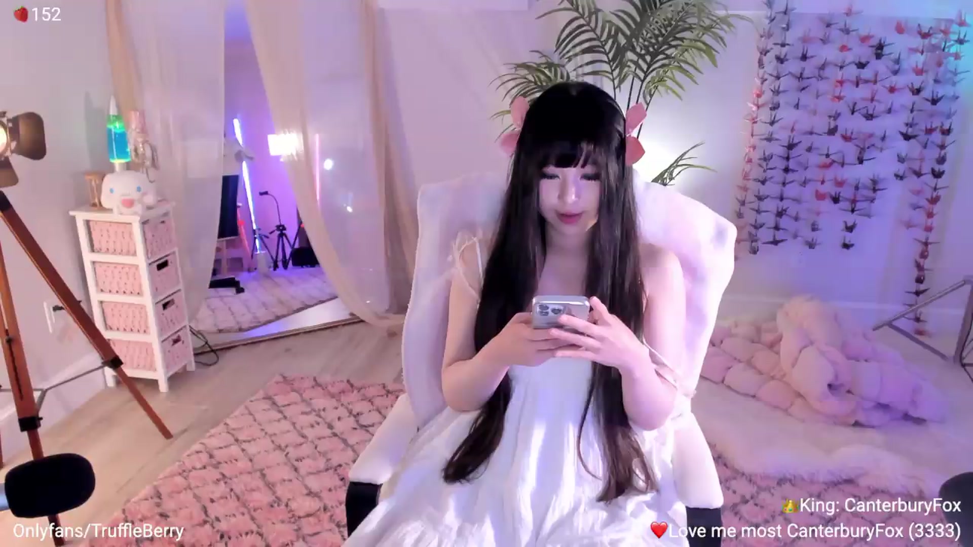 Gallery image thumbnail from AcaiBerry's myfreecams stream on, 06/06/2026, 07:37 image 9 of 20