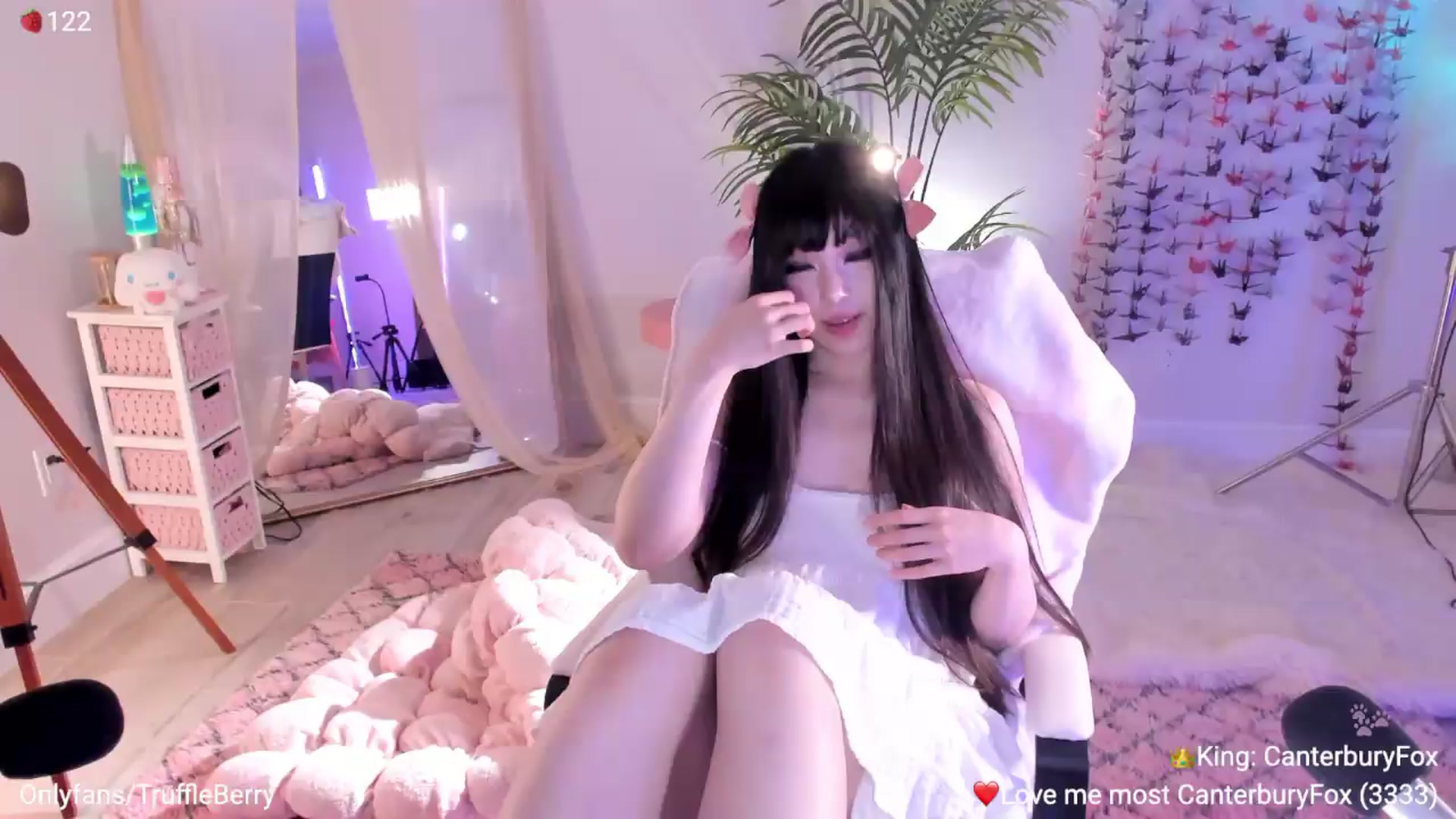 Gallery image thumbnail from AcaiBerry's myfreecams stream on, 06/06/2026, 07:37 image 18 of 20