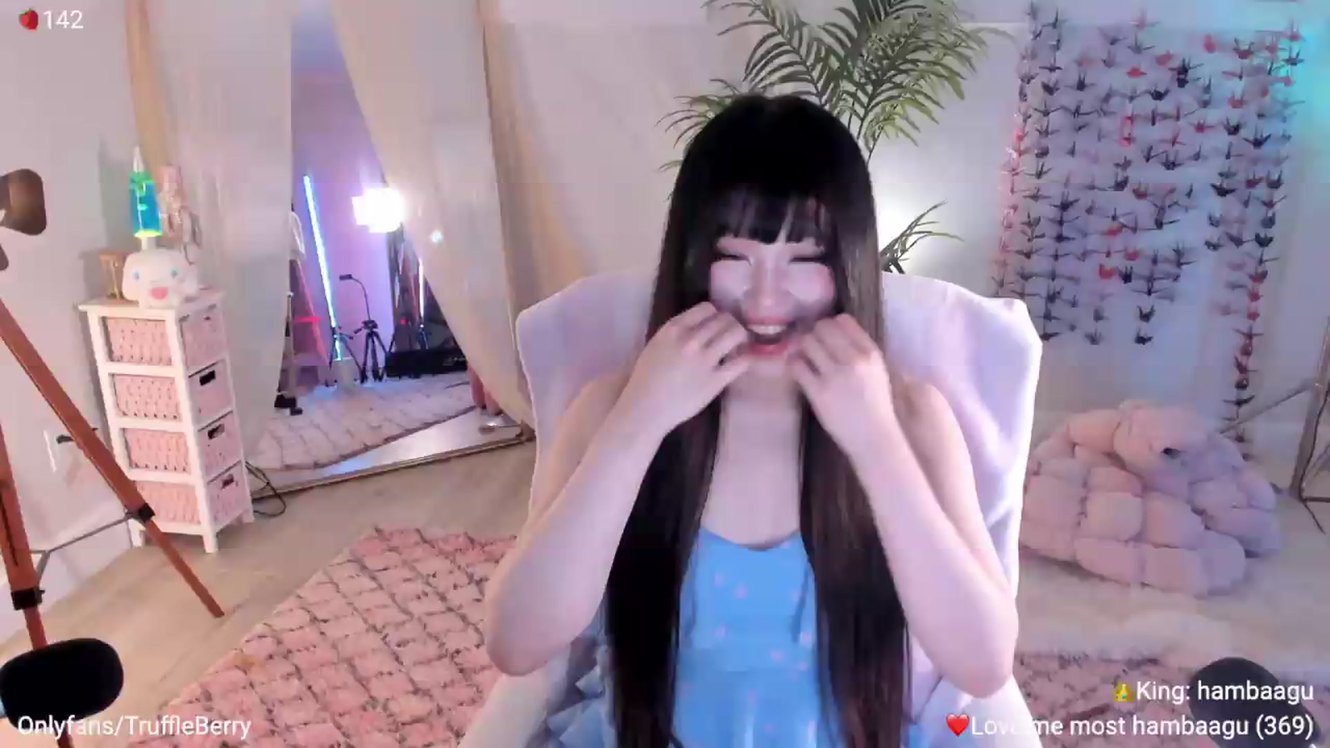 Gallery image thumbnail from AcaiBerry's myfreecams stream on, 06/07/2026, 05:45 image 12 of 20