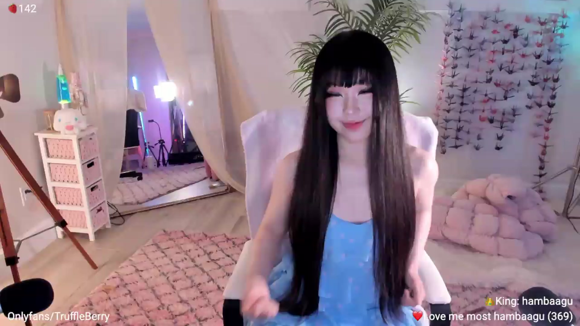 Gallery image thumbnail from AcaiBerry's myfreecams stream on, 06/07/2026, 05:45 image 11 of 20
