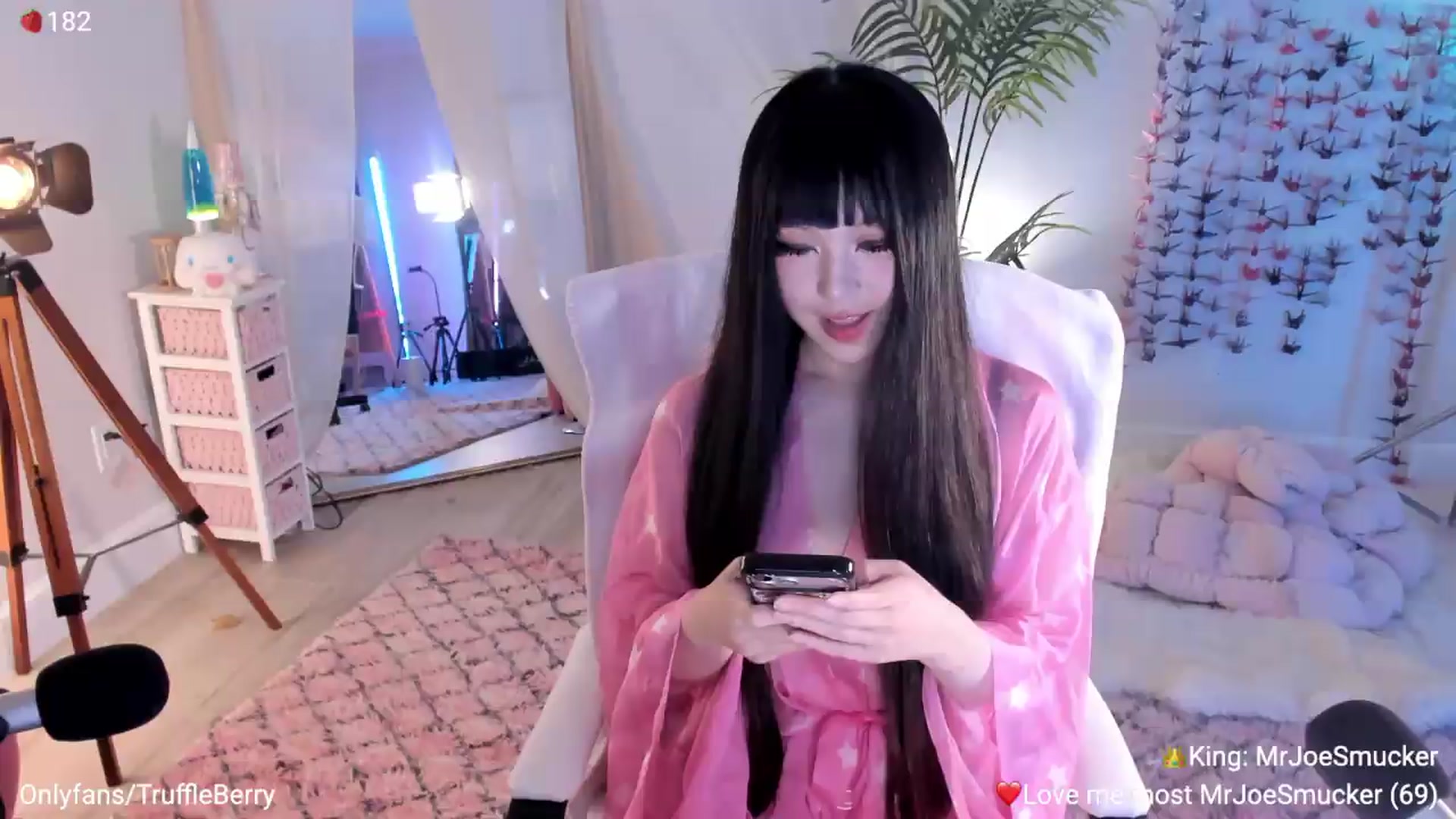 Gallery image thumbnail from AcaiBerry's myfreecams stream on, 06/13/2026, 04:55 image 9 of 20
