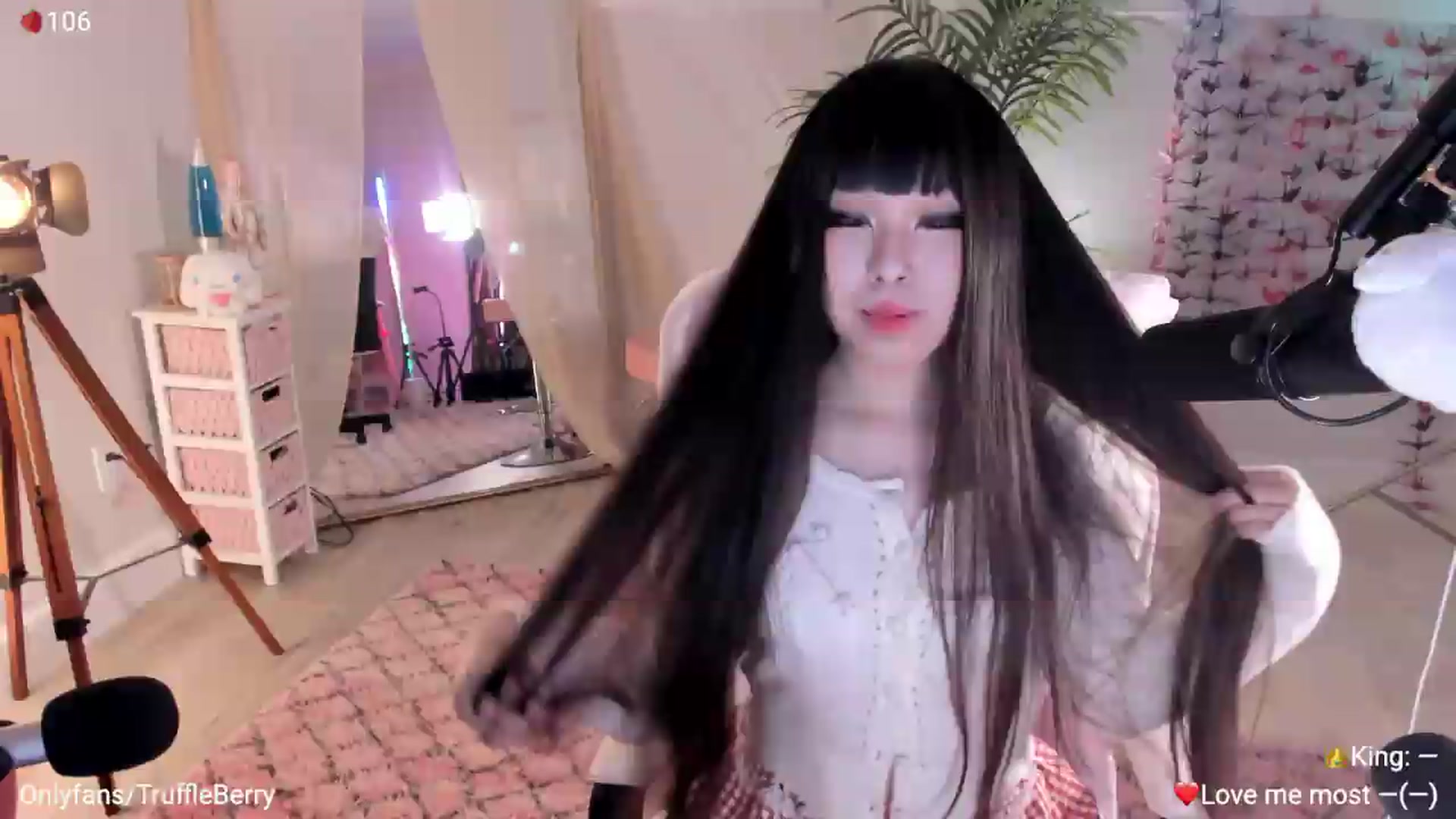 Gallery image thumbnail from AcaiBerry's myfreecams stream on, 06/20/2026, 05:51 image 1 of 20