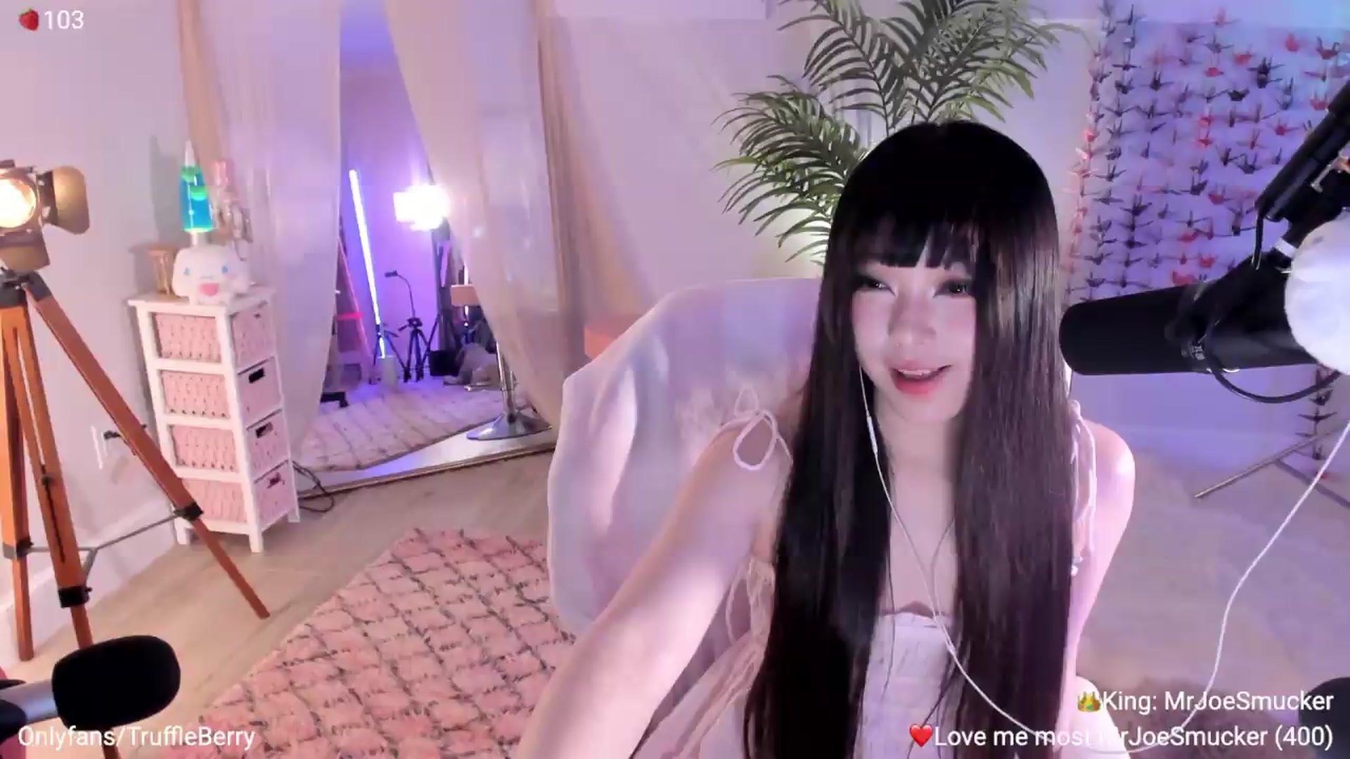 Gallery image thumbnail from AcaiBerry's myfreecams stream on, 06/21/2026, 06:07 image 15 of 20