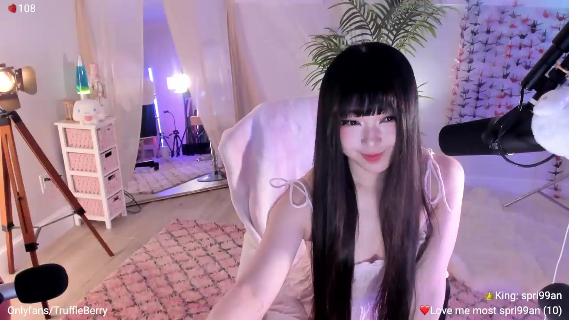 Gallery image thumbnail from AcaiBerry's myfreecams stream on, 06/21/2026, 06:07 image 4 of 20