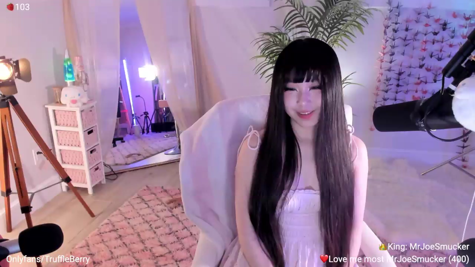 Gallery image thumbnail from AcaiBerry's myfreecams stream on, 06/21/2026, 06:07 image 16 of 20