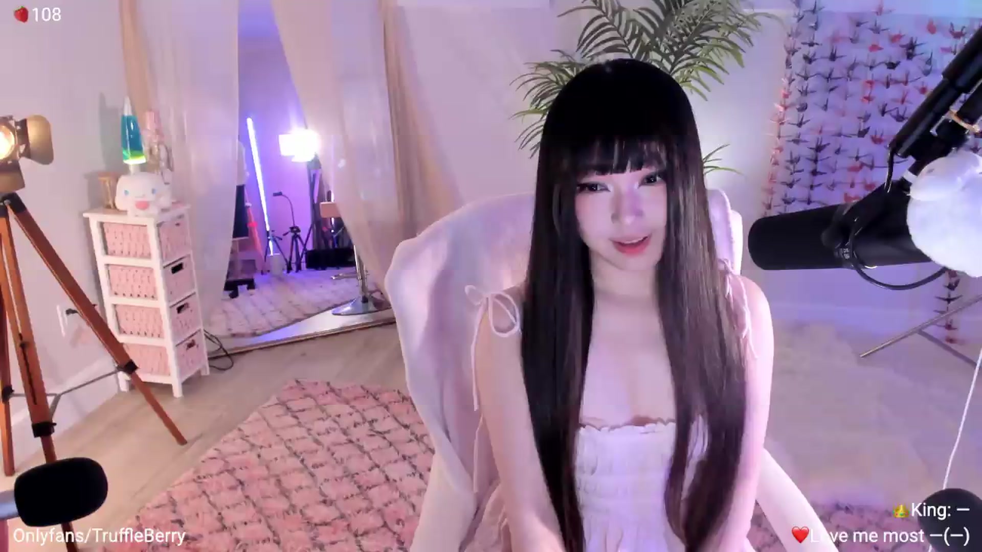 Gallery image thumbnail from AcaiBerry's myfreecams stream on, 06/21/2026, 06:07 image 2 of 20