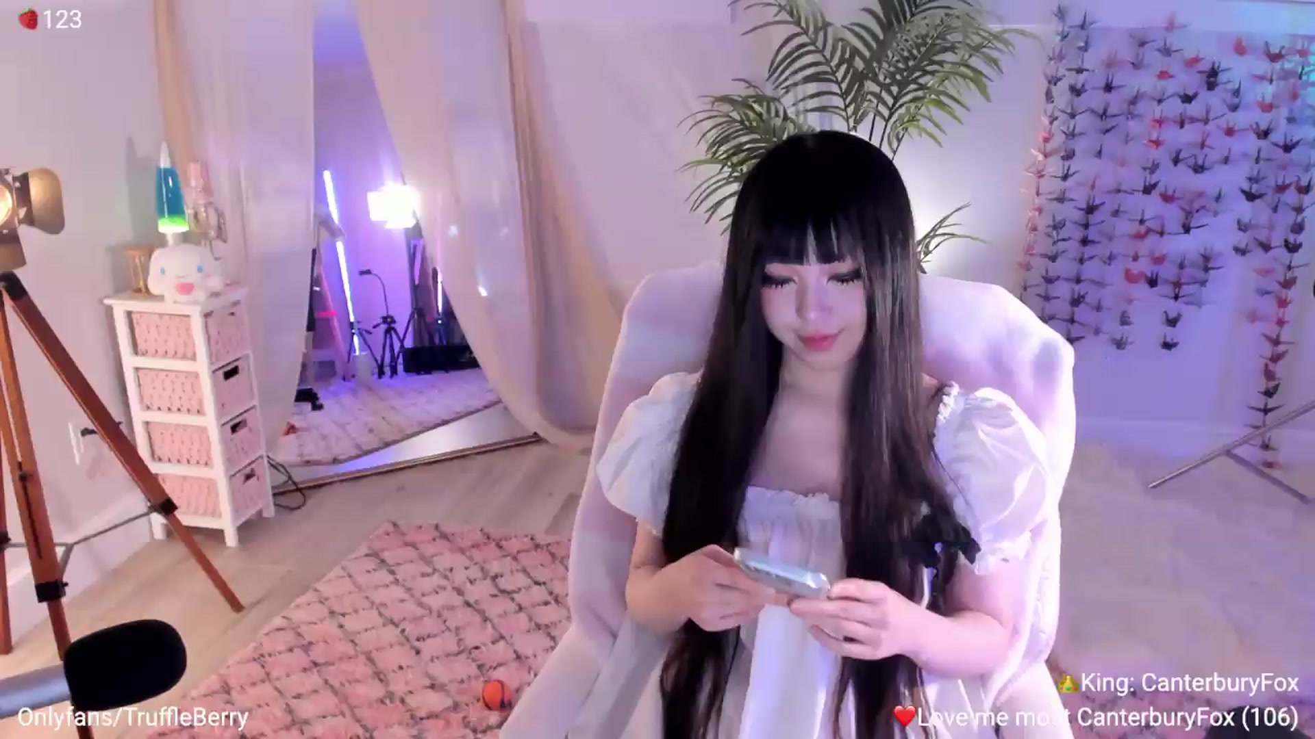 Gallery image thumbnail from AcaiBerry's myfreecams stream on, 06/25/2026, 05:29 image 3 of 20