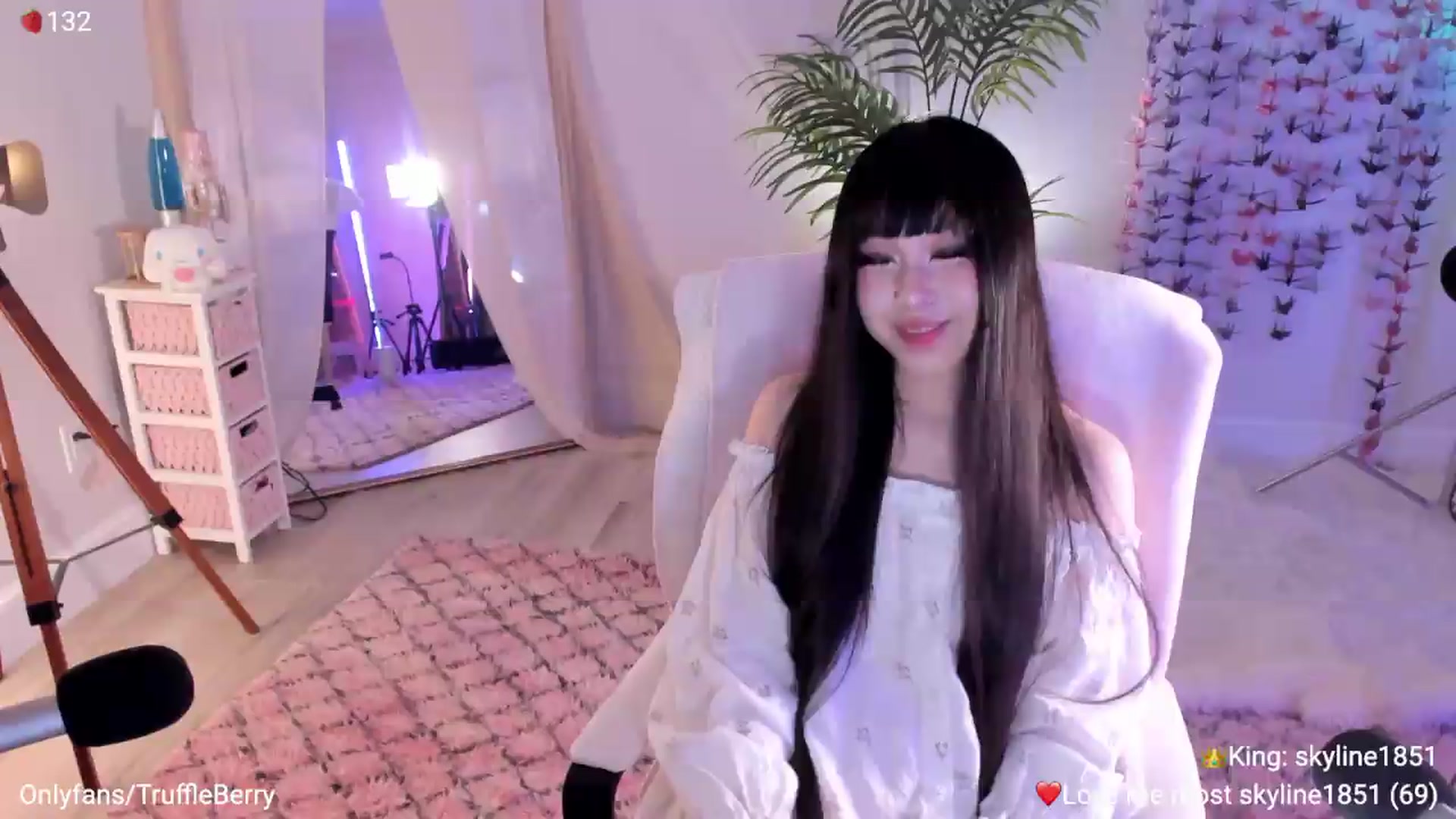 Gallery image thumbnail from AcaiBerry's myfreecams stream on, 06/27/2026, 06:19 image 1 of 20