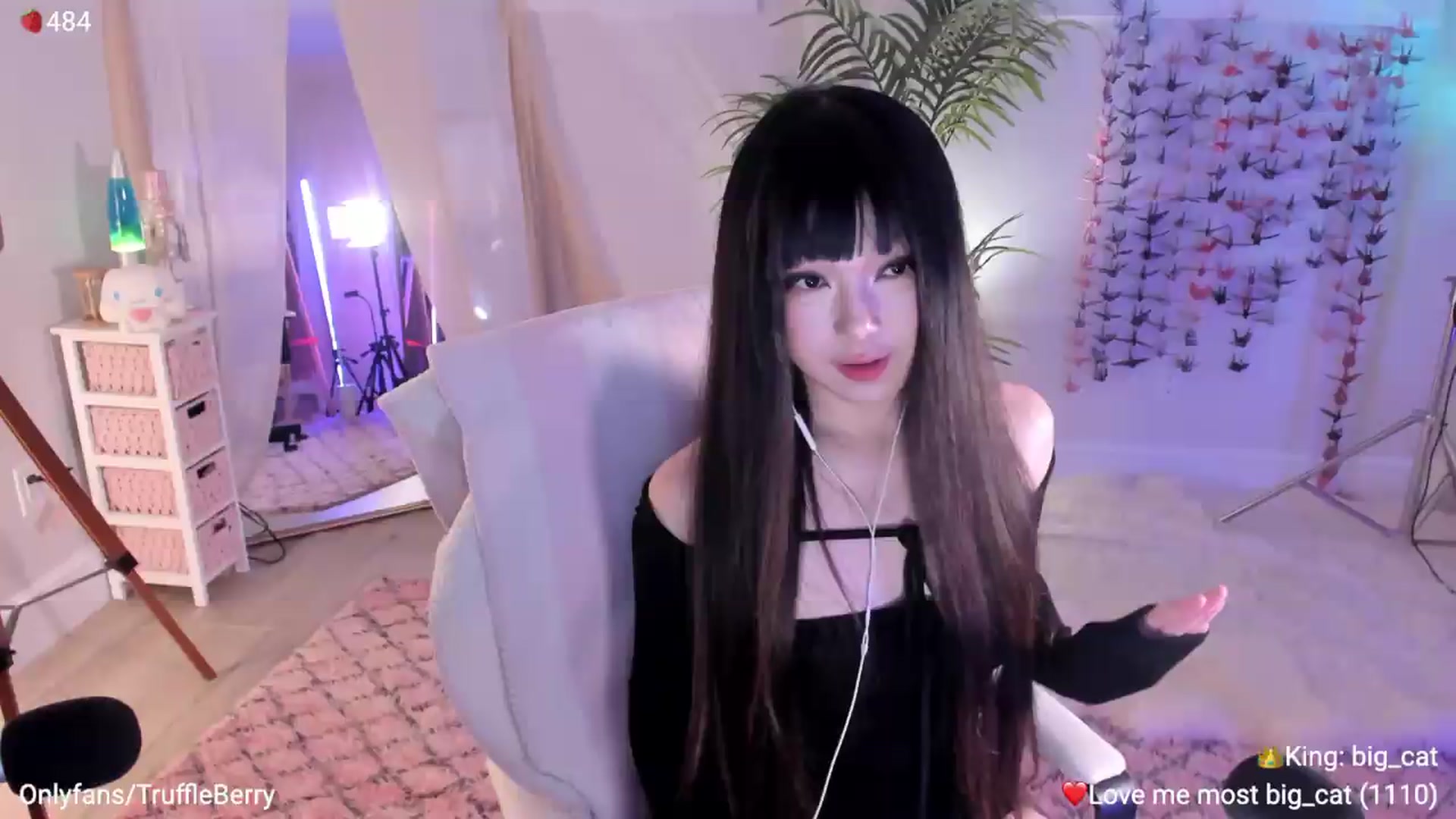 Gallery image thumbnail from AcaiBerry's myfreecams stream on, 07/11/2026, 06:52 image 5 of 20