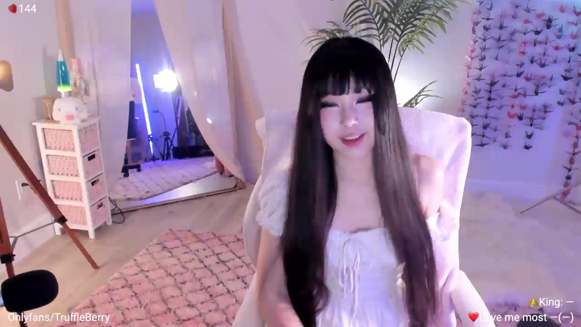 Gallery image thumbnail from AcaiBerry's myfreecams stream on, 07/23/2026, 06:14 image 2 of 20