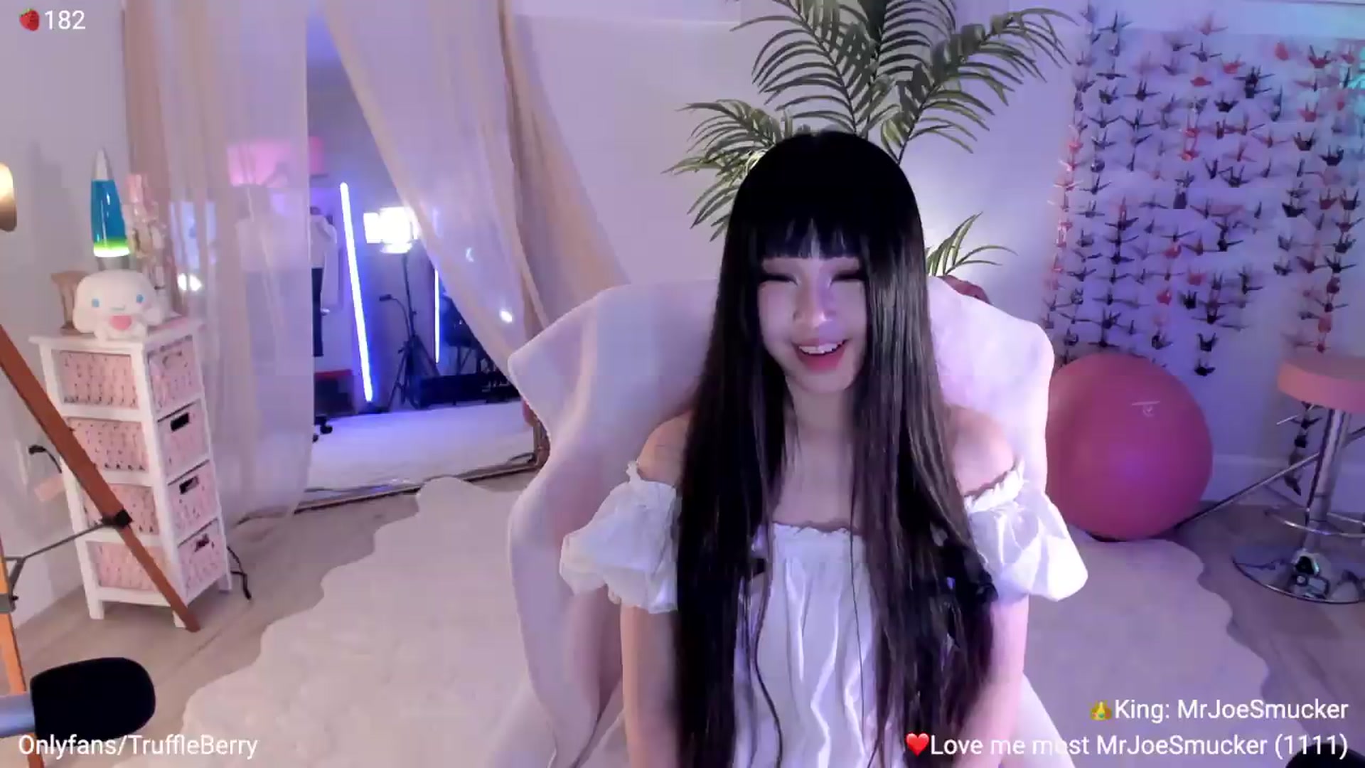 Gallery image thumbnail from AcaiBerry's myfreecams stream on, 08/06/2026, 06:14 image 6 of 20