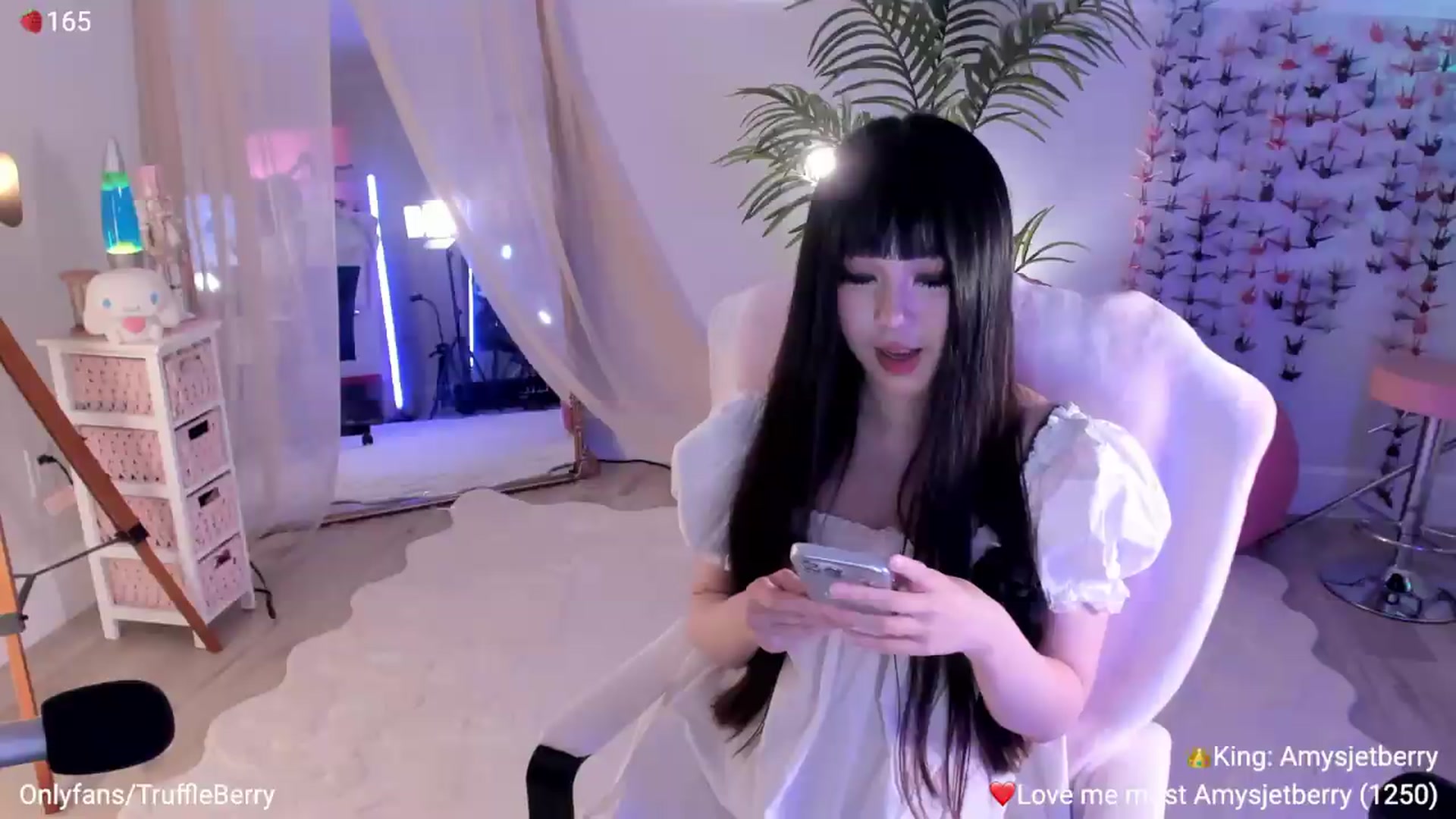 Gallery image thumbnail from AcaiBerry's myfreecams stream on, 08/06/2026, 06:14 image 12 of 20