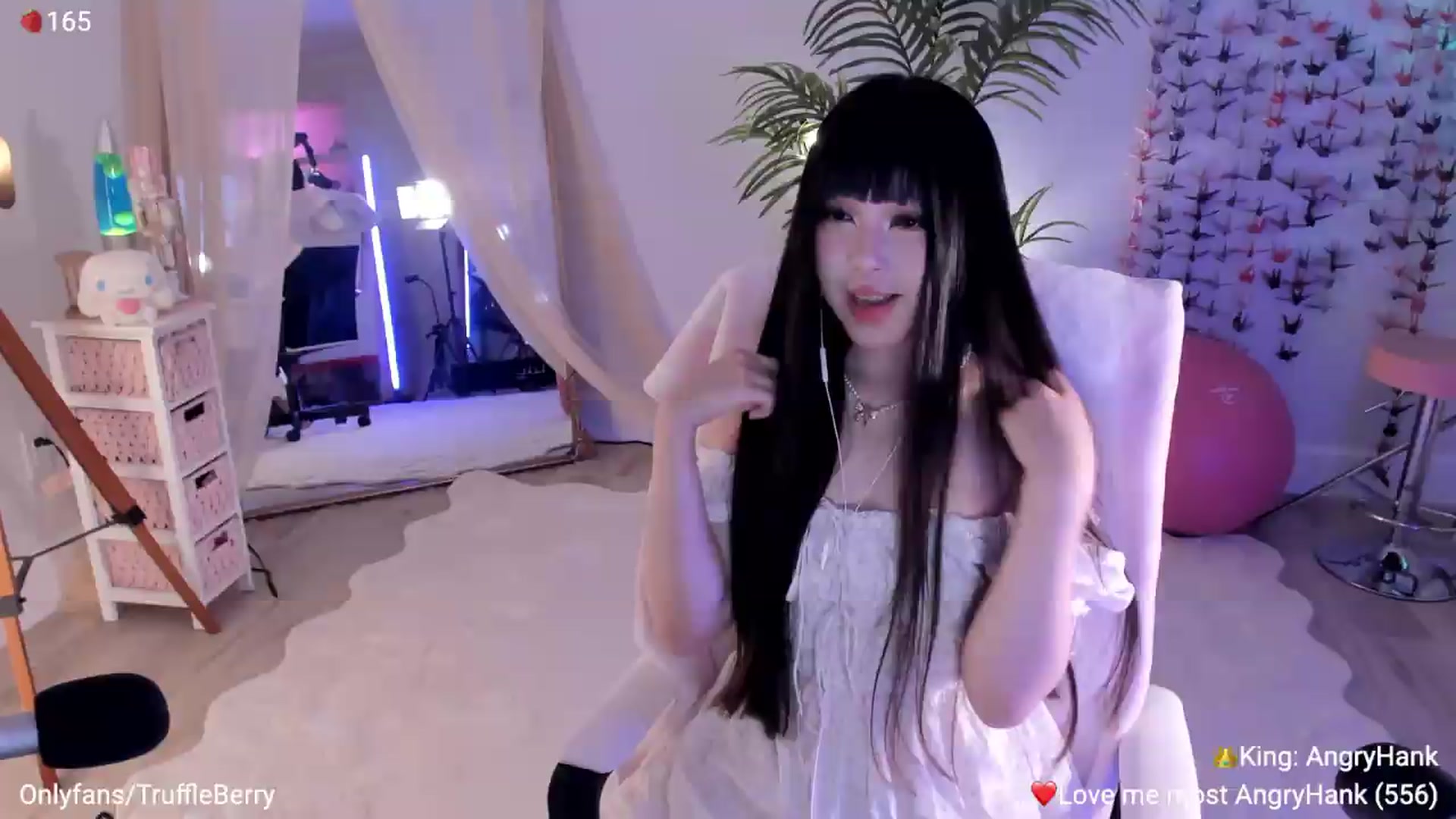 Gallery image thumbnail from AcaiBerry's myfreecams stream on, 08/08/2026, 06:10 image 5 of 20