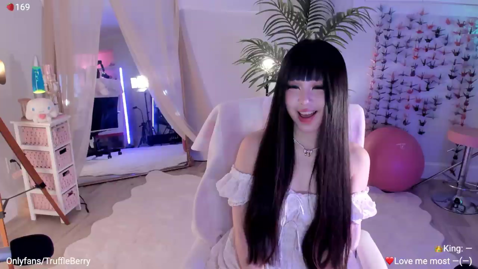 Gallery image thumbnail from AcaiBerry's myfreecams stream on, 08/08/2026, 06:10 image 1 of 20