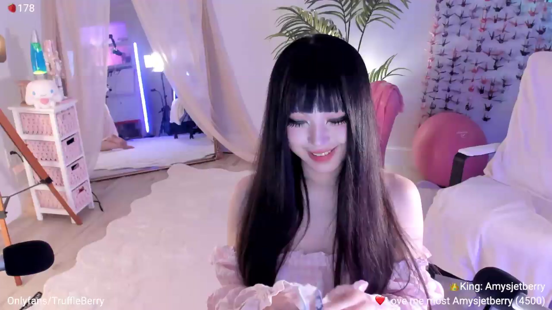 Gallery image thumbnail from AcaiBerry's myfreecams stream on, 08/15/2026, 05:00 image 5 of 20