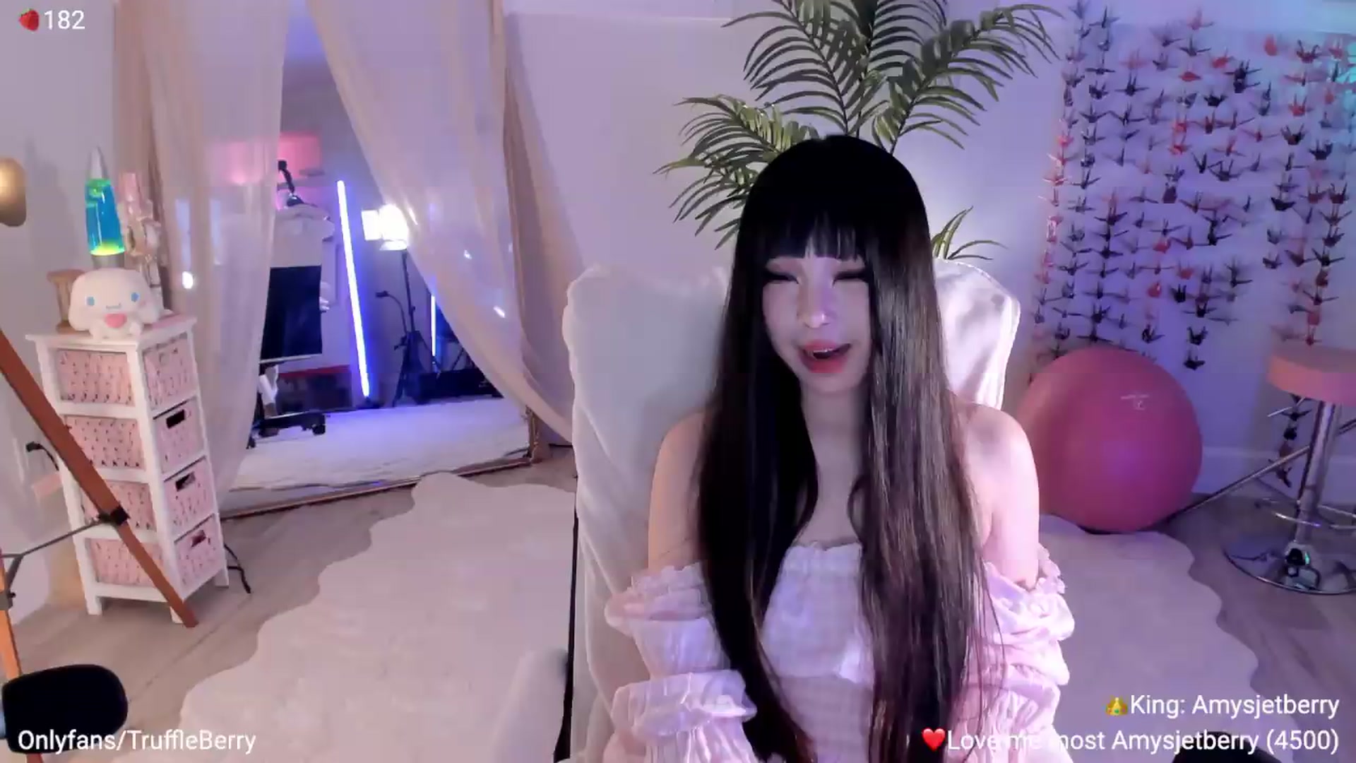 Gallery image thumbnail from AcaiBerry's myfreecams stream on, 08/15/2026, 05:00 image 13 of 20