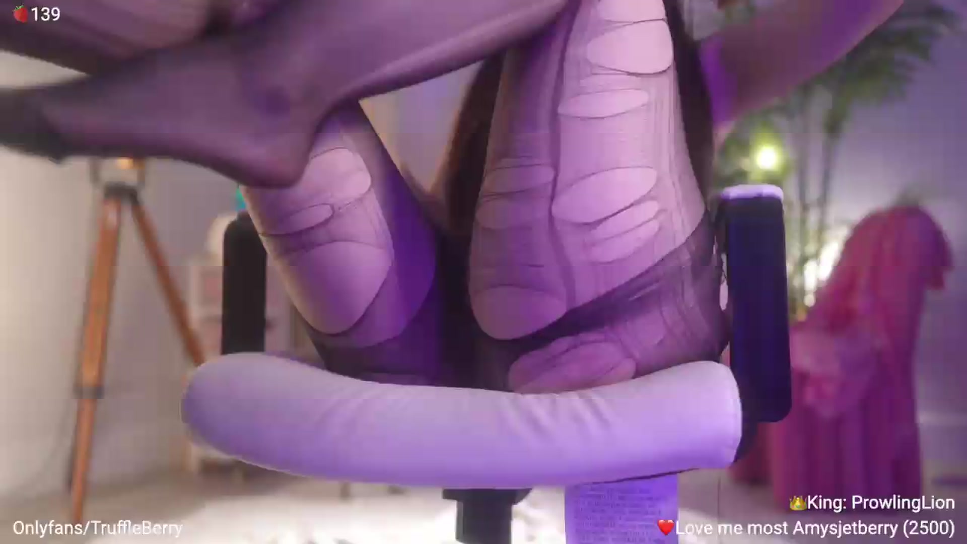 Gallery image thumbnail from AcaiBerry's myfreecams stream on, 08/16/2026, 07:27 image 17 of 20