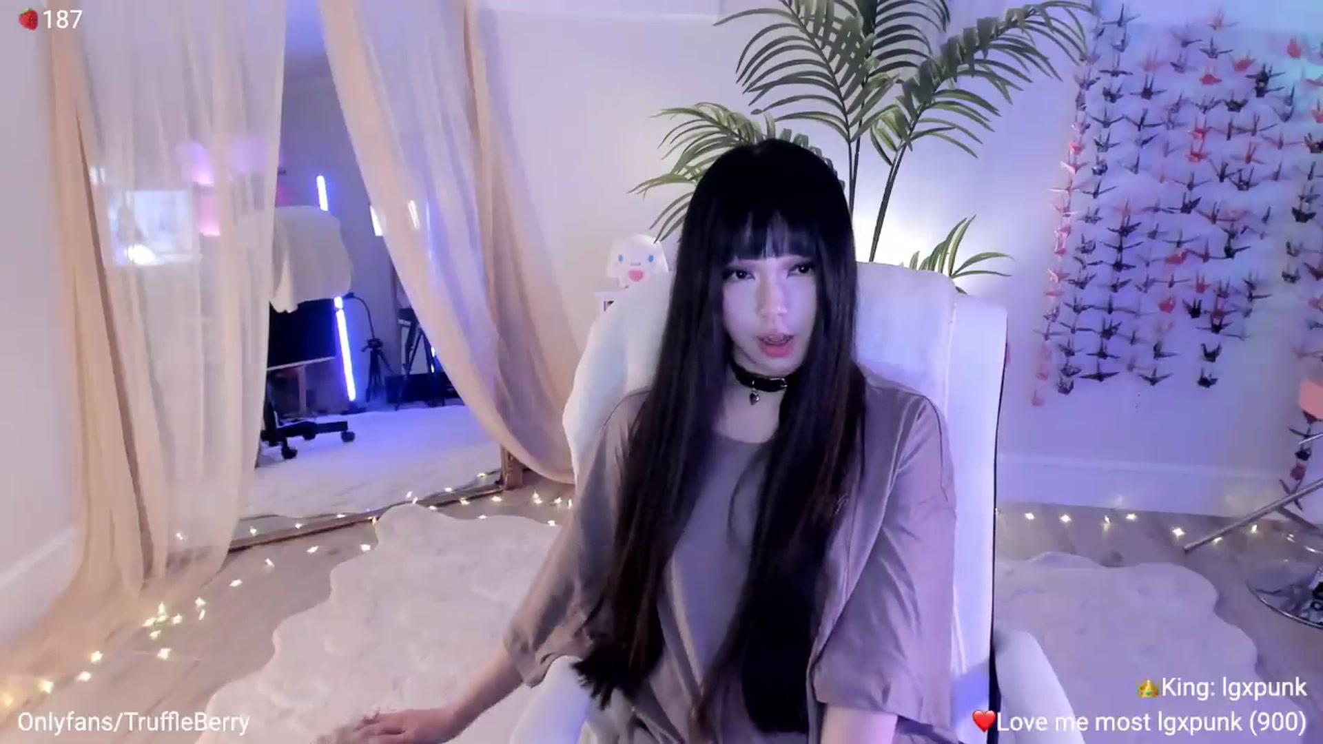 Gallery image thumbnail from AcaiBerry's myfreecams stream on, 08/27/2026, 05:59 image 9 of 20