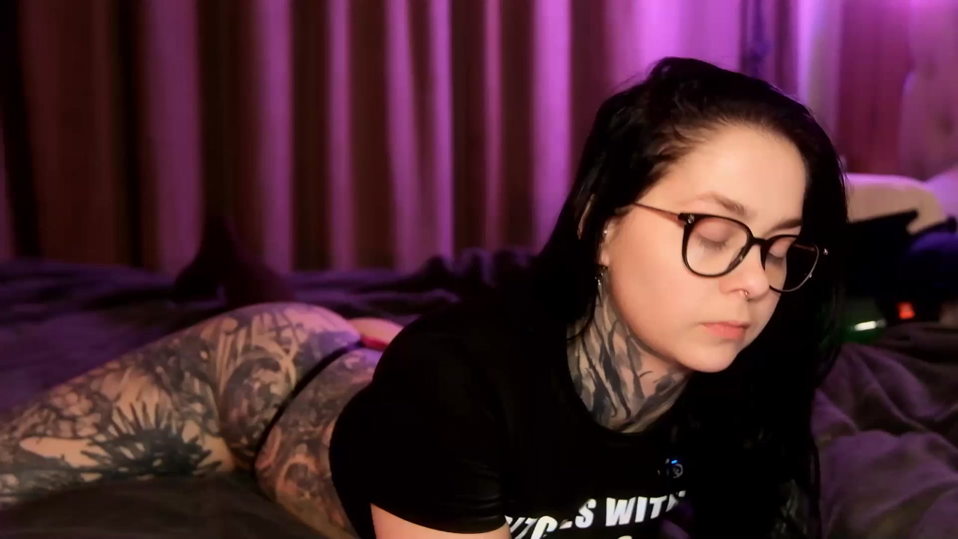 Gallery image thumbnail from AcidPie's myfreecams stream on, 04/10/2026, 01:50 image 5 of 20
