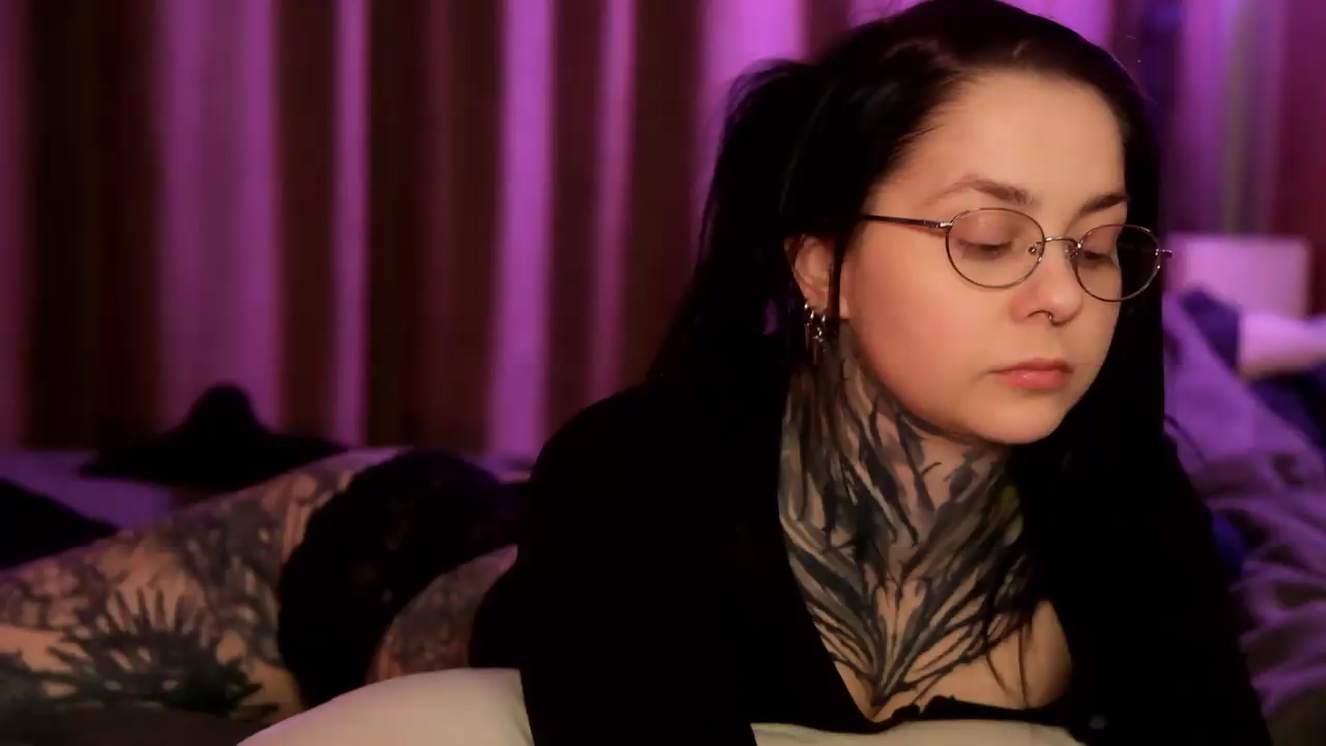 Gallery image thumbnail from AcidPie's myfreecams stream on, 04/23/2026, 24:11 image 4 of 20