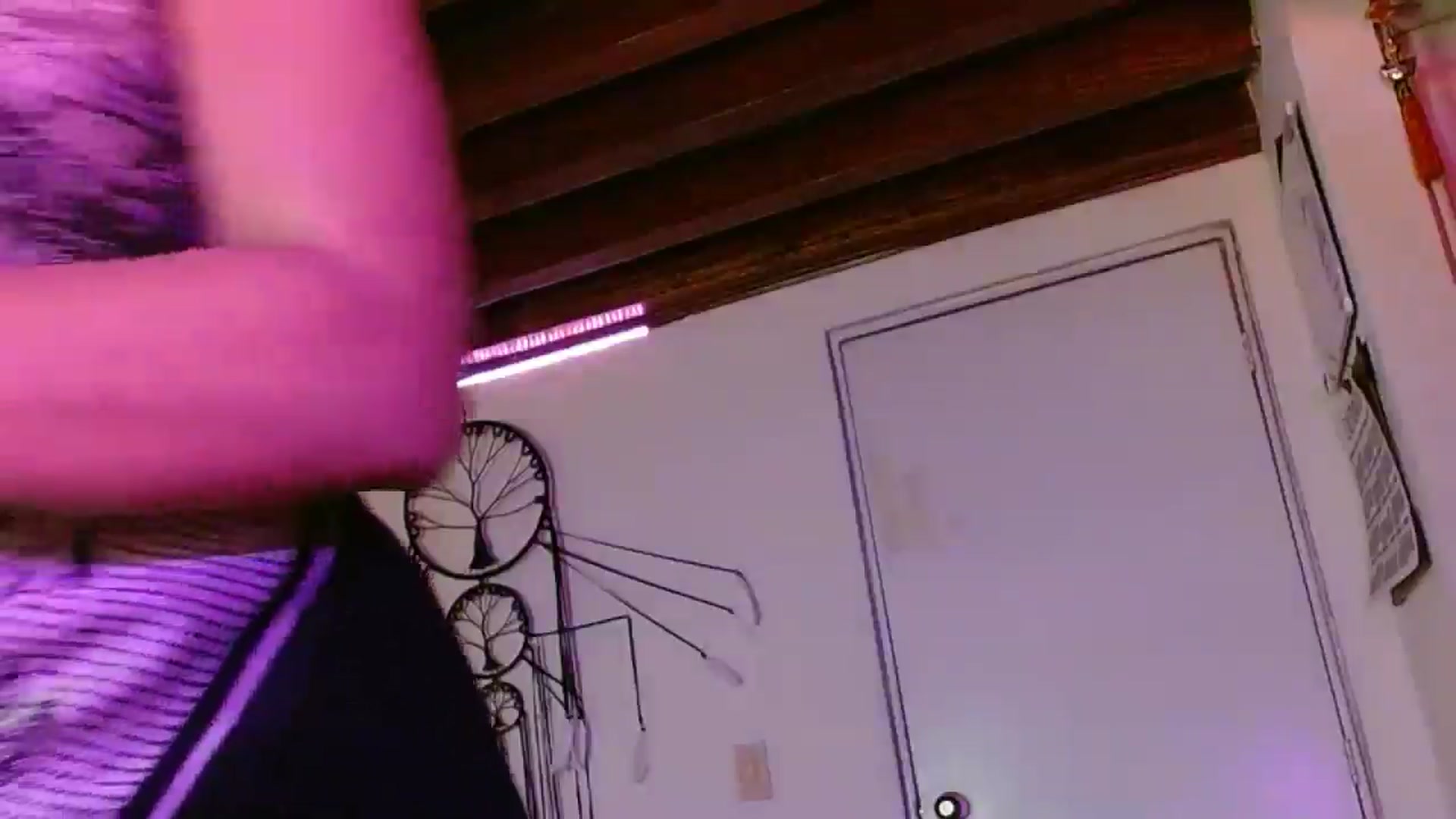 Gallery image thumbnail from Ada_room's myfreecams stream on, 03/12/2025, 09:36 image 16 of 20