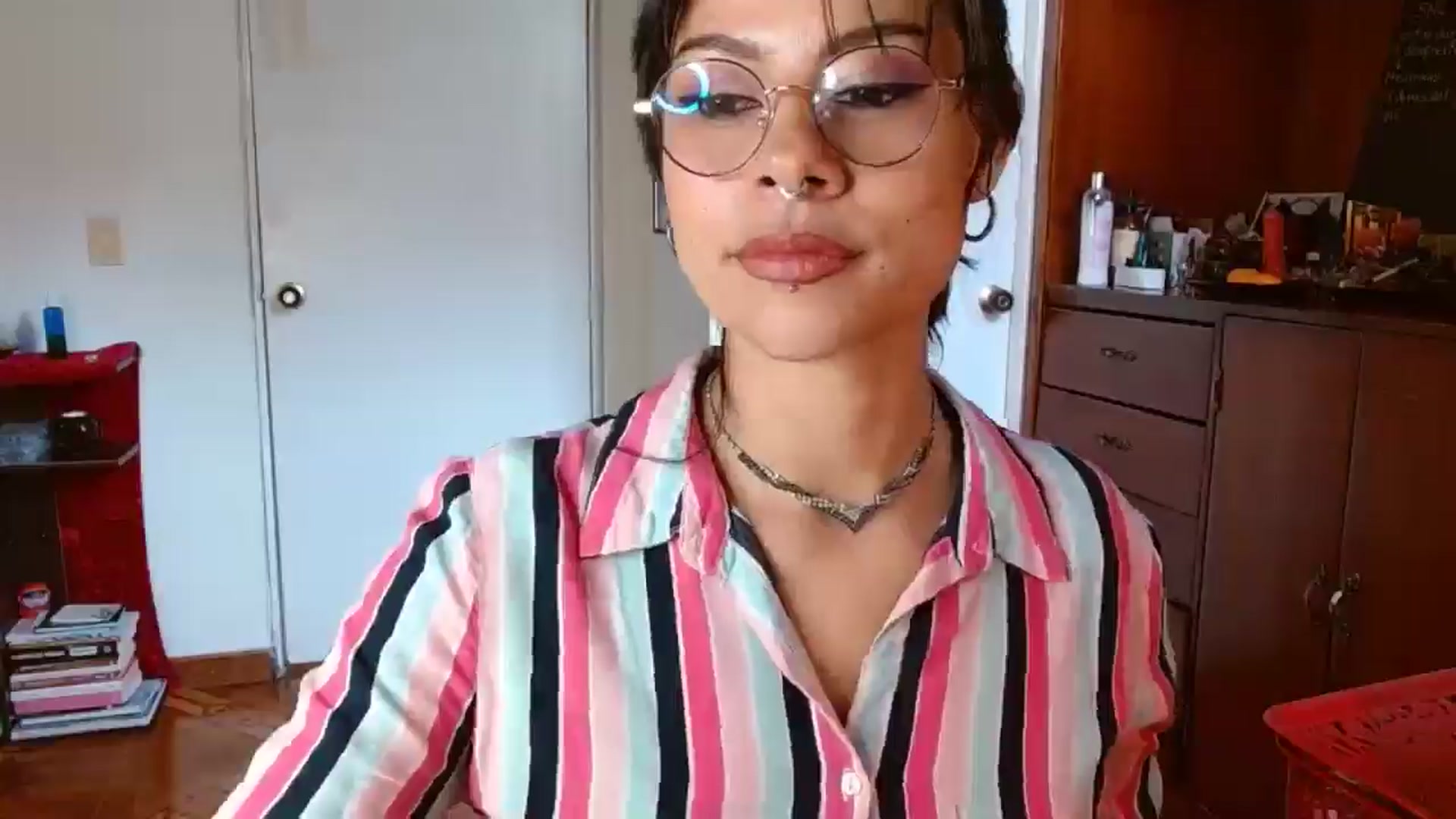 Gallery image thumbnail from Ada_room's myfreecams stream on, 04/09/2025, 16:39 image 4 of 20