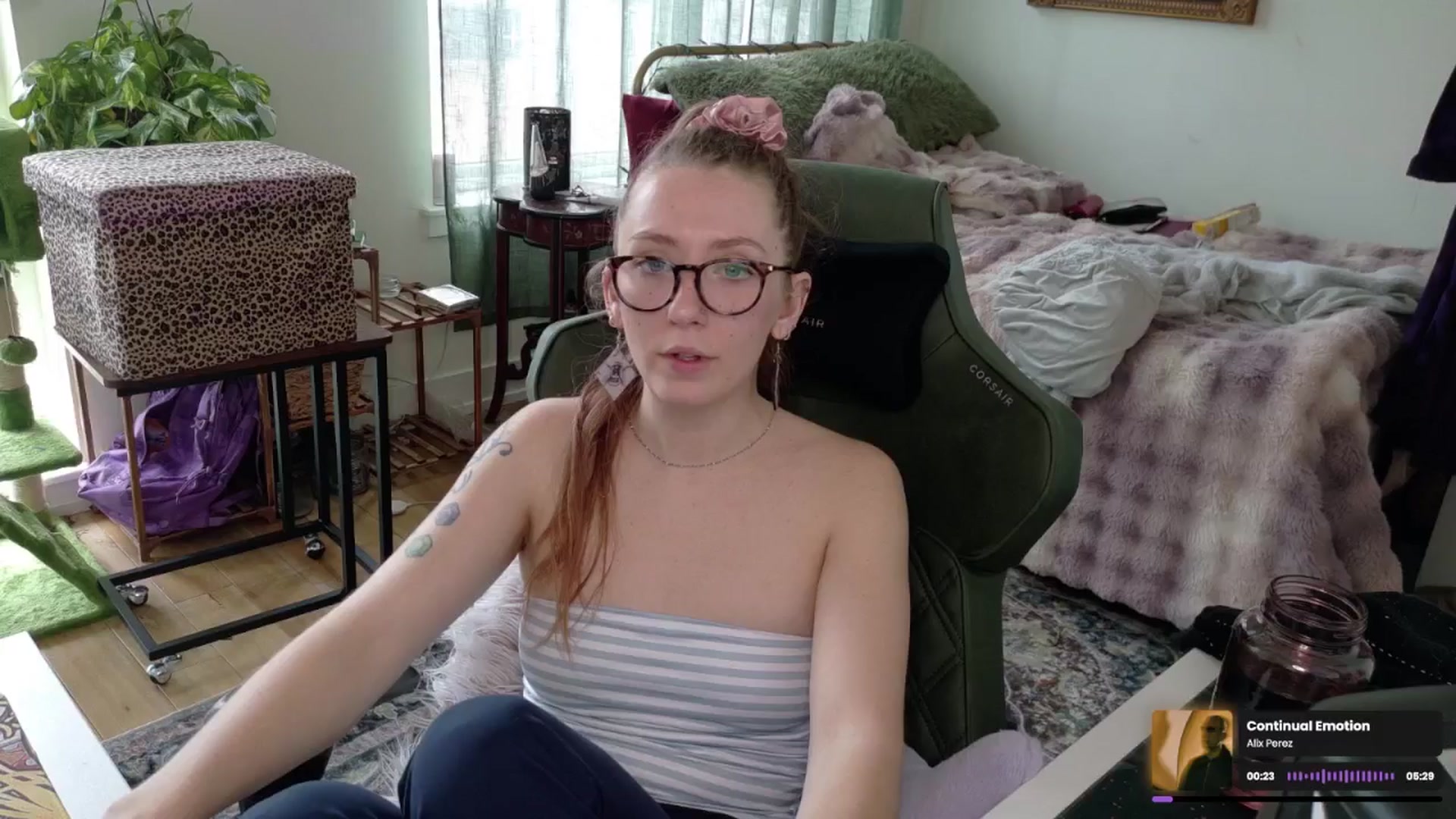 Gallery image thumbnail from AdalinaRae's myfreecams stream on, 03/06/2025, 23:01 image 10 of 20