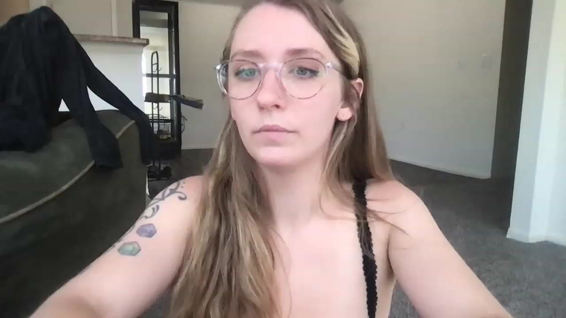 Gallery image thumbnail from Adalinaaaaa's myfreecams stream on, 03/28/2023, 19:36 image 9 of 20
