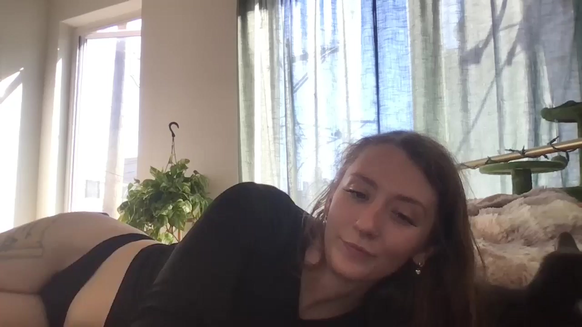 Gallery image thumbnail from Adalinaaaaa's myfreecams stream on, 10/21/2024, 17:17 image 3 of 20