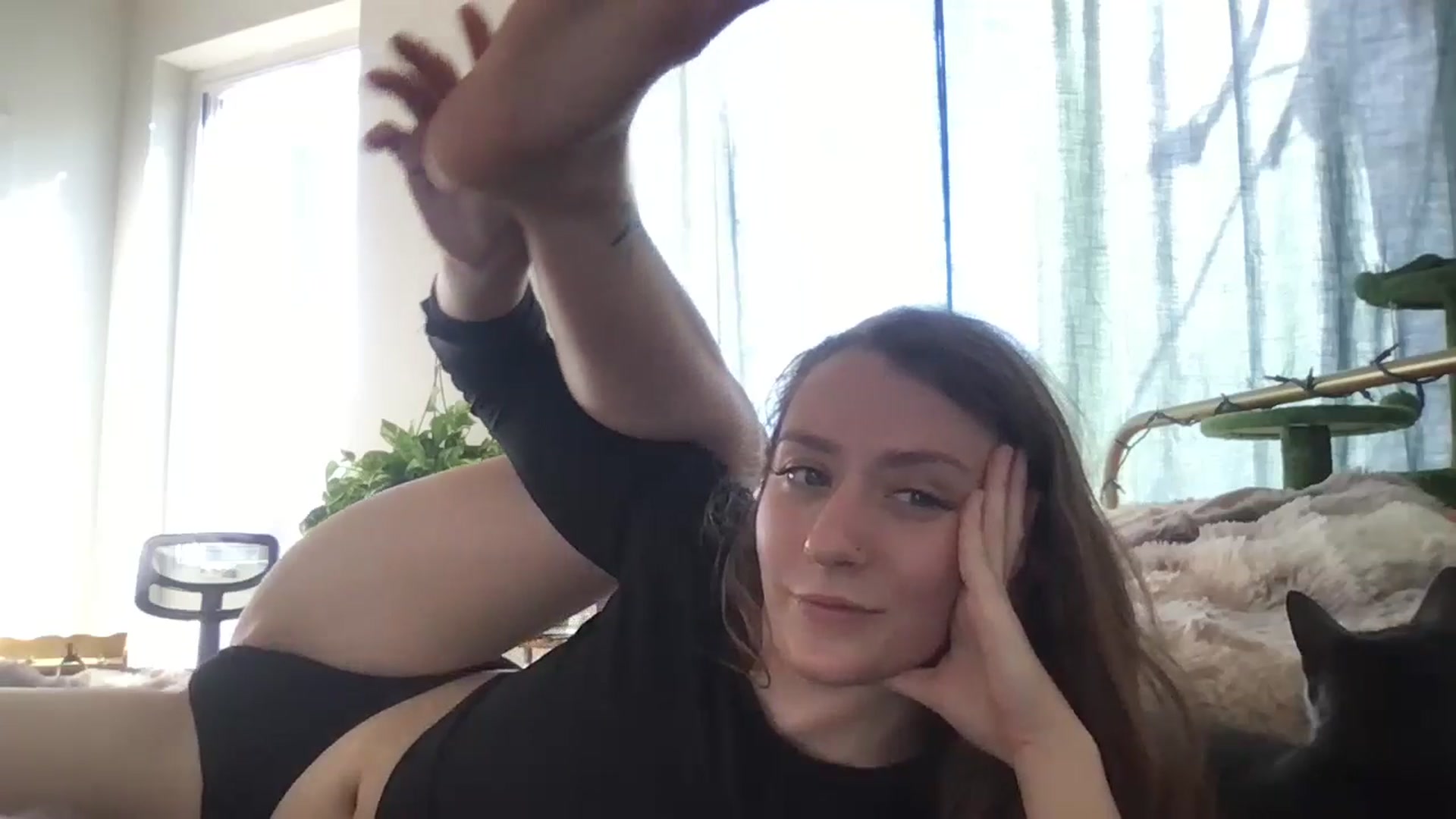 Gallery image thumbnail from Adalinaaaaa's myfreecams stream on, 10/21/2024, 17:17 image 4 of 20