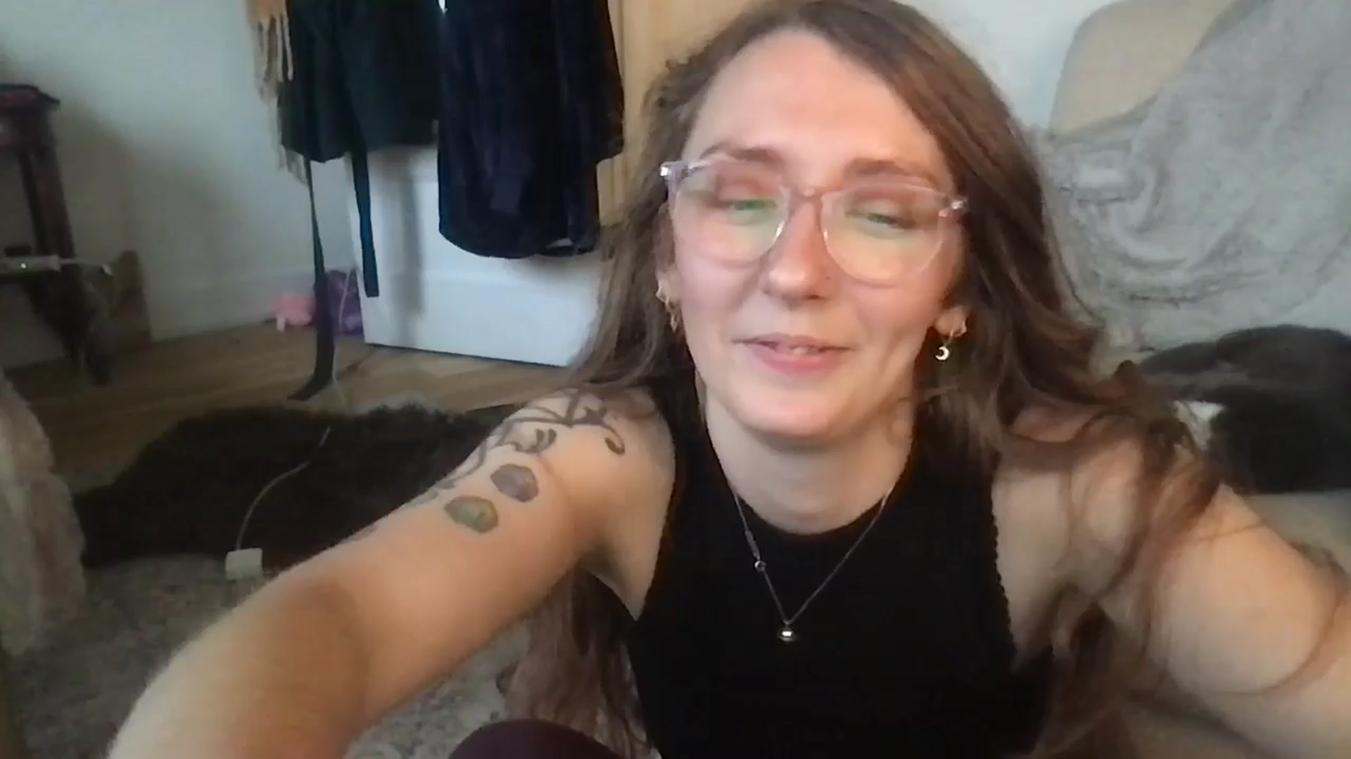Gallery image thumbnail from Adalinaaaaa's myfreecams stream on, 11/10/2024, 19:49 image 8 of 20