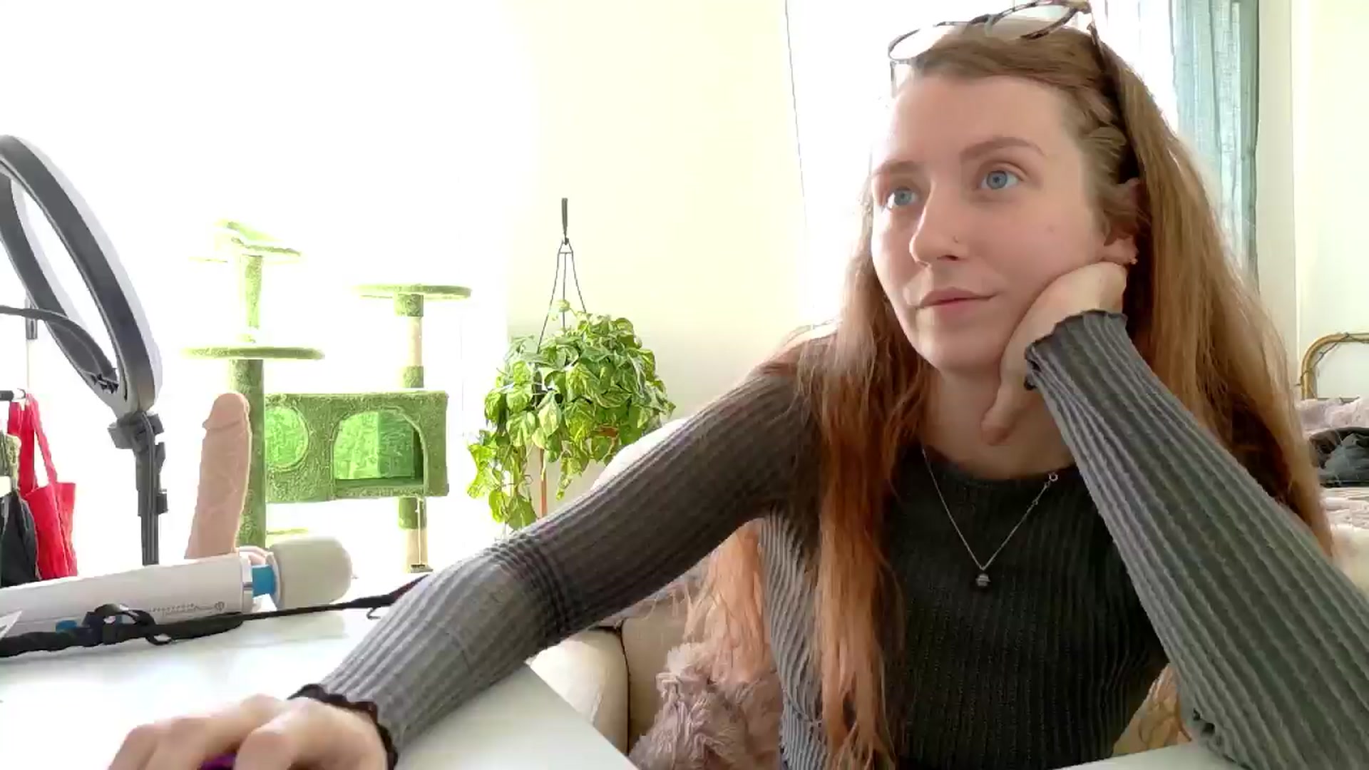 Gallery image thumbnail from Adalinaaaaa's myfreecams stream on, 11/15/2024, 17:46 image 16 of 20