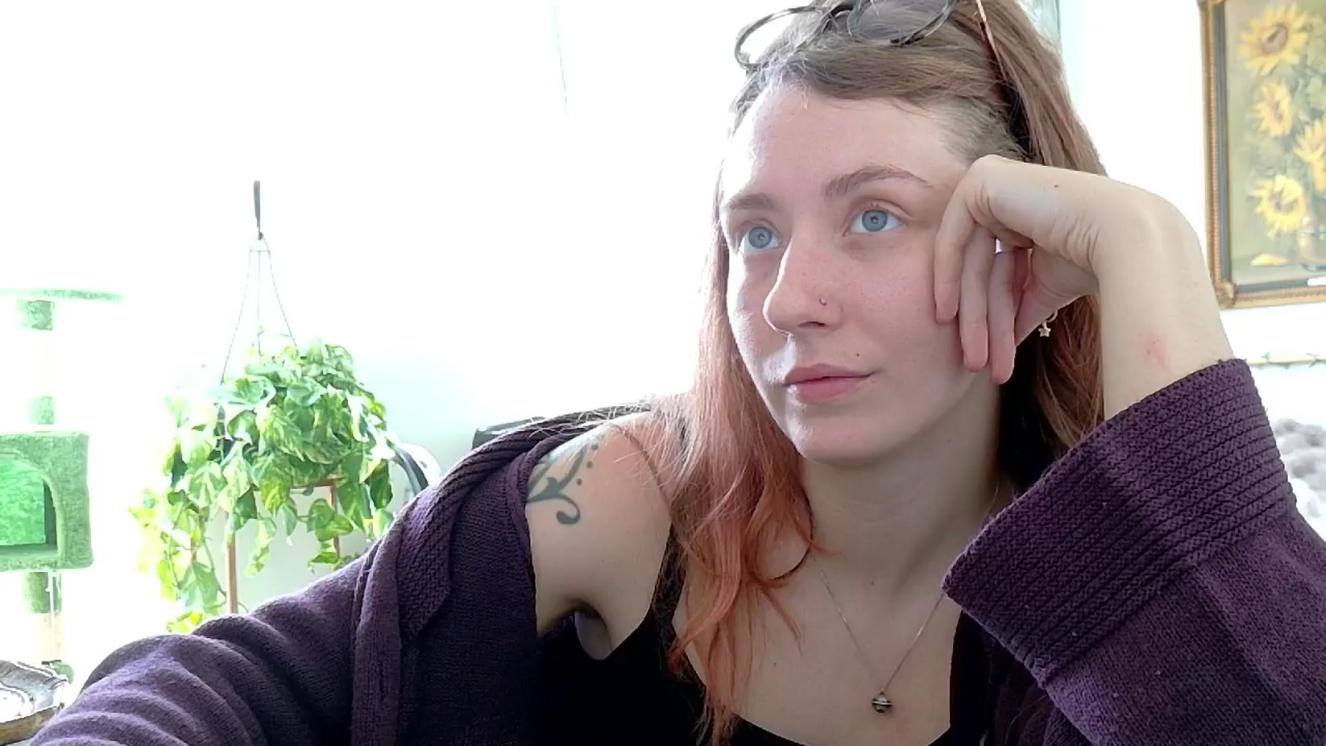 Gallery image thumbnail from Adalinaaaaa's myfreecams stream on, 11/17/2024, 18:36 image 14 of 20