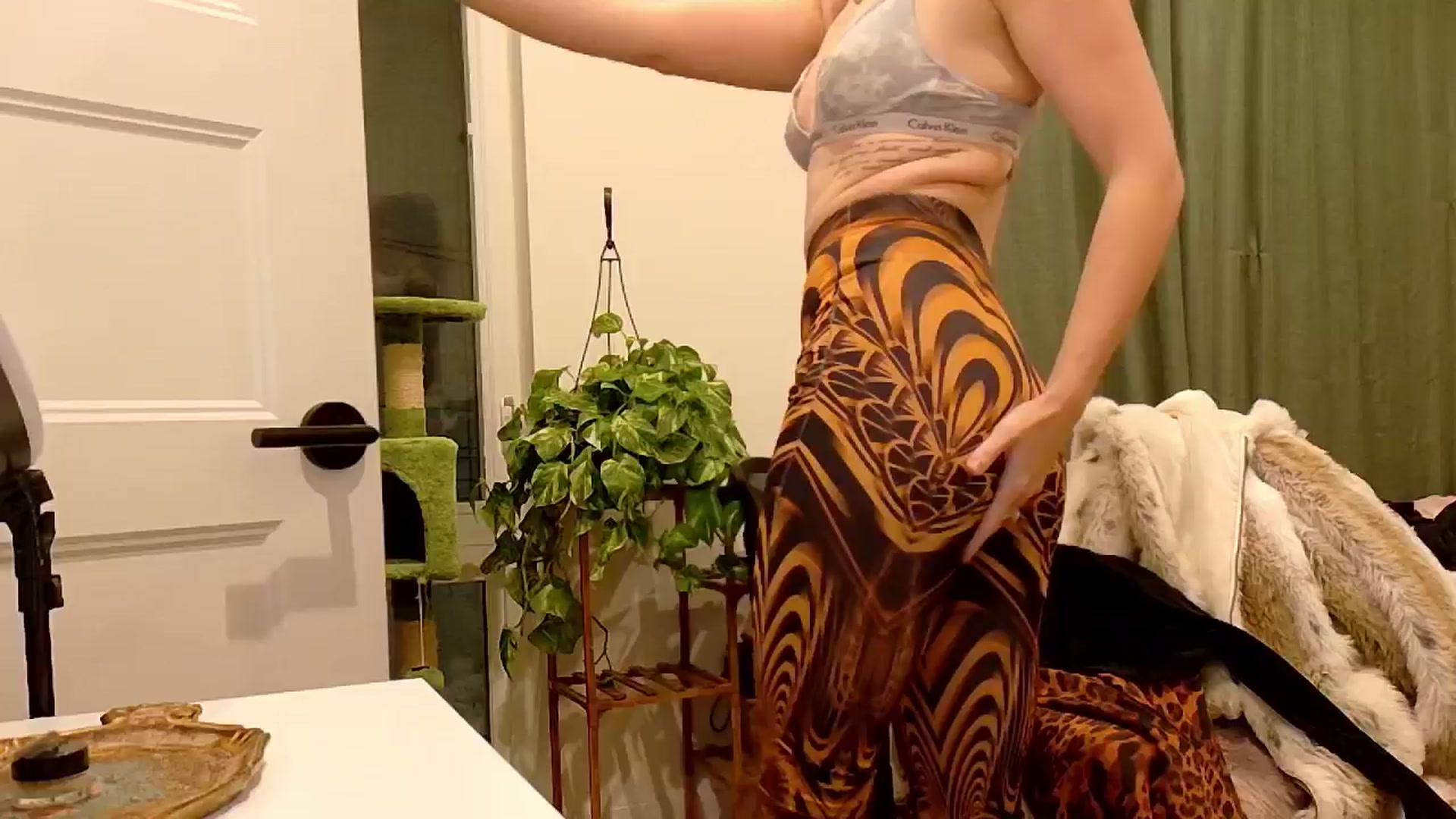 Gallery image thumbnail from Adalinaaaaa's myfreecams stream on, 11/18/2024, 22:42 image 16 of 20