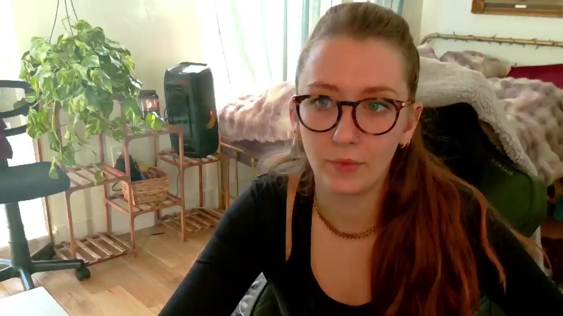 Gallery image thumbnail from Adalinaaaaa's myfreecams stream on, 11/30/2024, 18:07 image 18 of 20