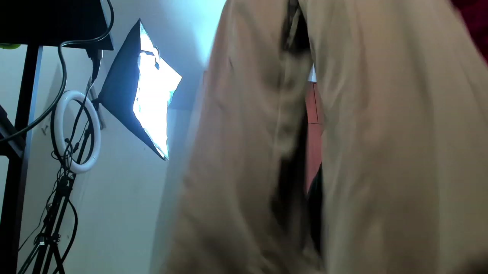 Gallery image thumbnail from Adas_room's myfreecams stream on, 12/06/2022, 20:29 image 6 of 20