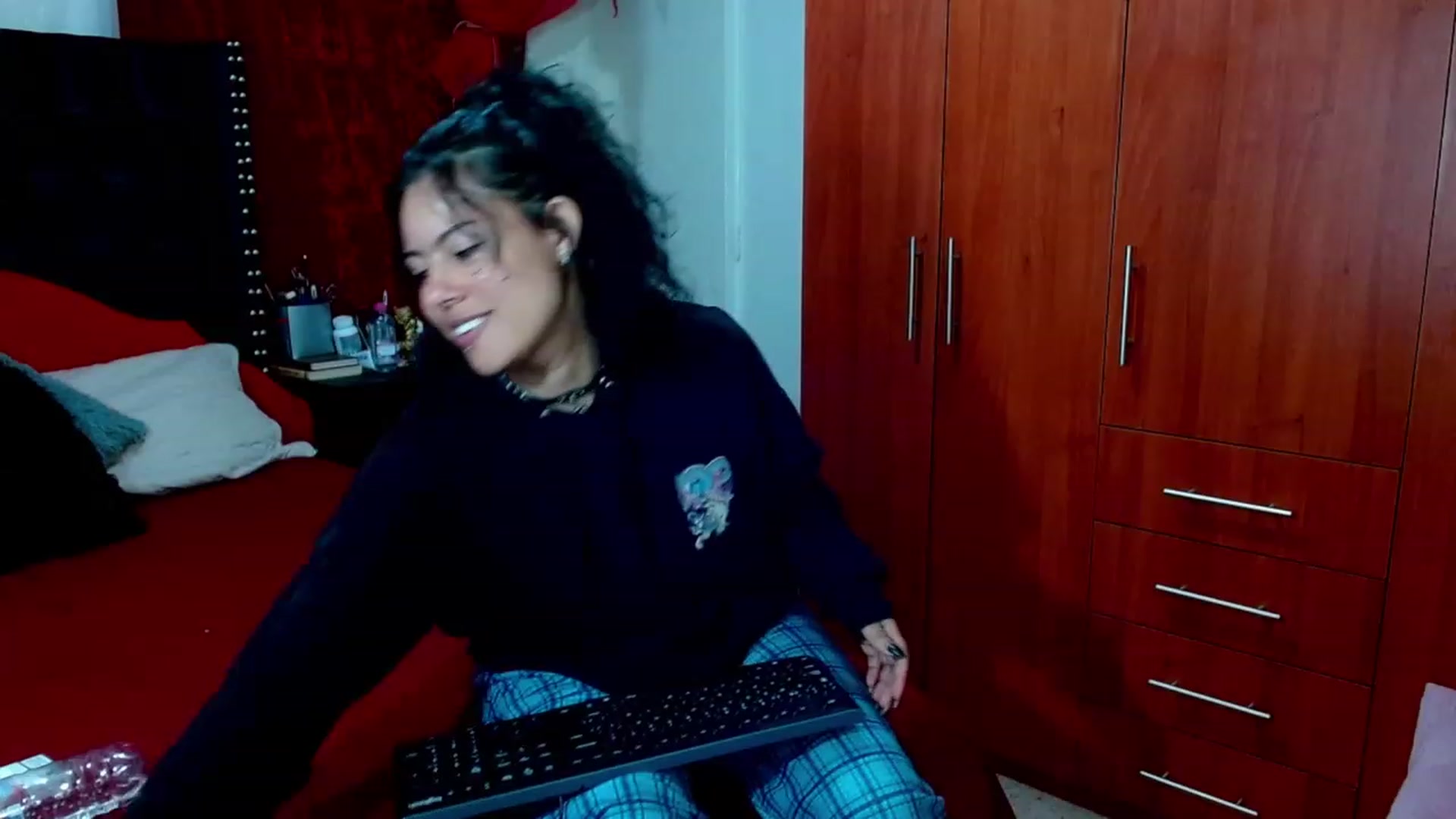 Gallery image thumbnail from Adas_room's myfreecams stream on, 01/05/2023, 12:03 image 15 of 20