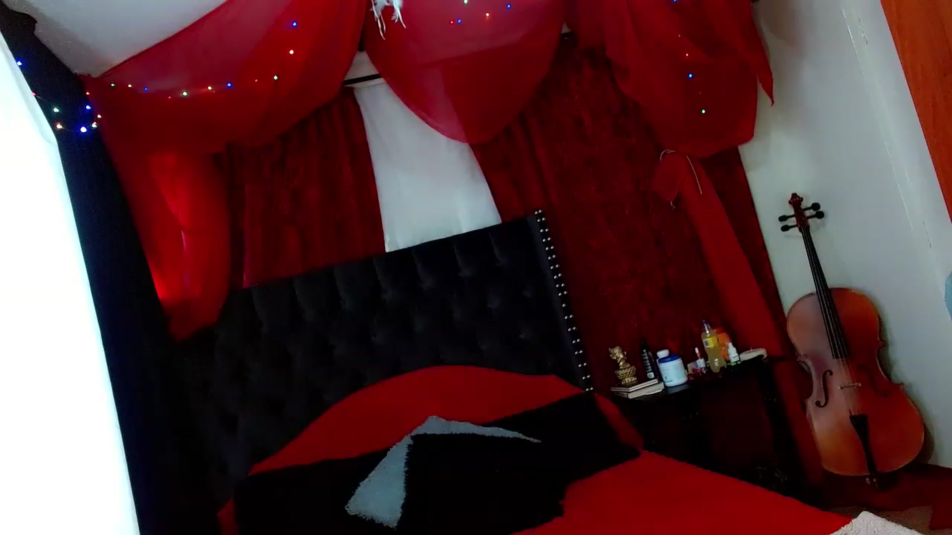 Gallery image thumbnail from Adas_room's myfreecams stream on, 02/07/2023, 22:17 image 8 of 20
