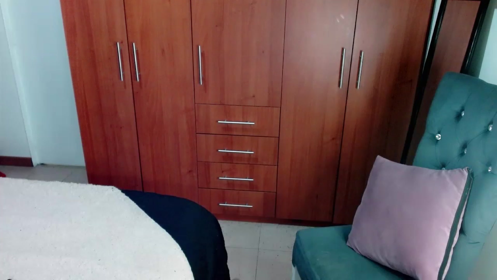 Gallery image thumbnail from Adas_room's myfreecams stream on, 02/21/2023, 08:10 image 17 of 20