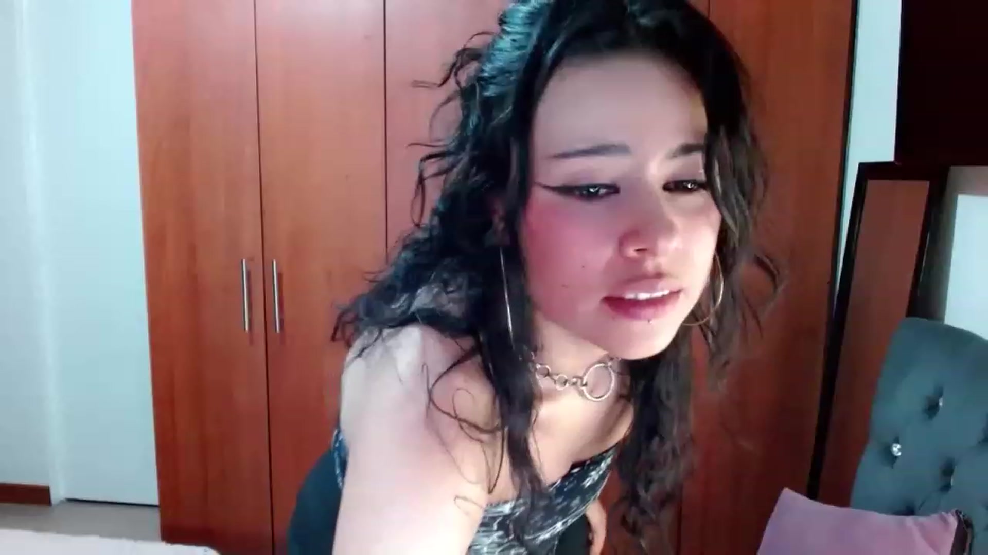 Gallery image thumbnail from Adas_room's myfreecams stream on, 02/21/2023, 08:10 image 4 of 20