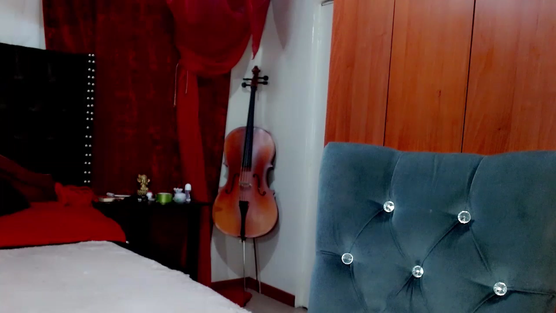 Gallery image thumbnail from Adas_room's myfreecams stream on, 04/12/2023, 08:23 image 16 of 20