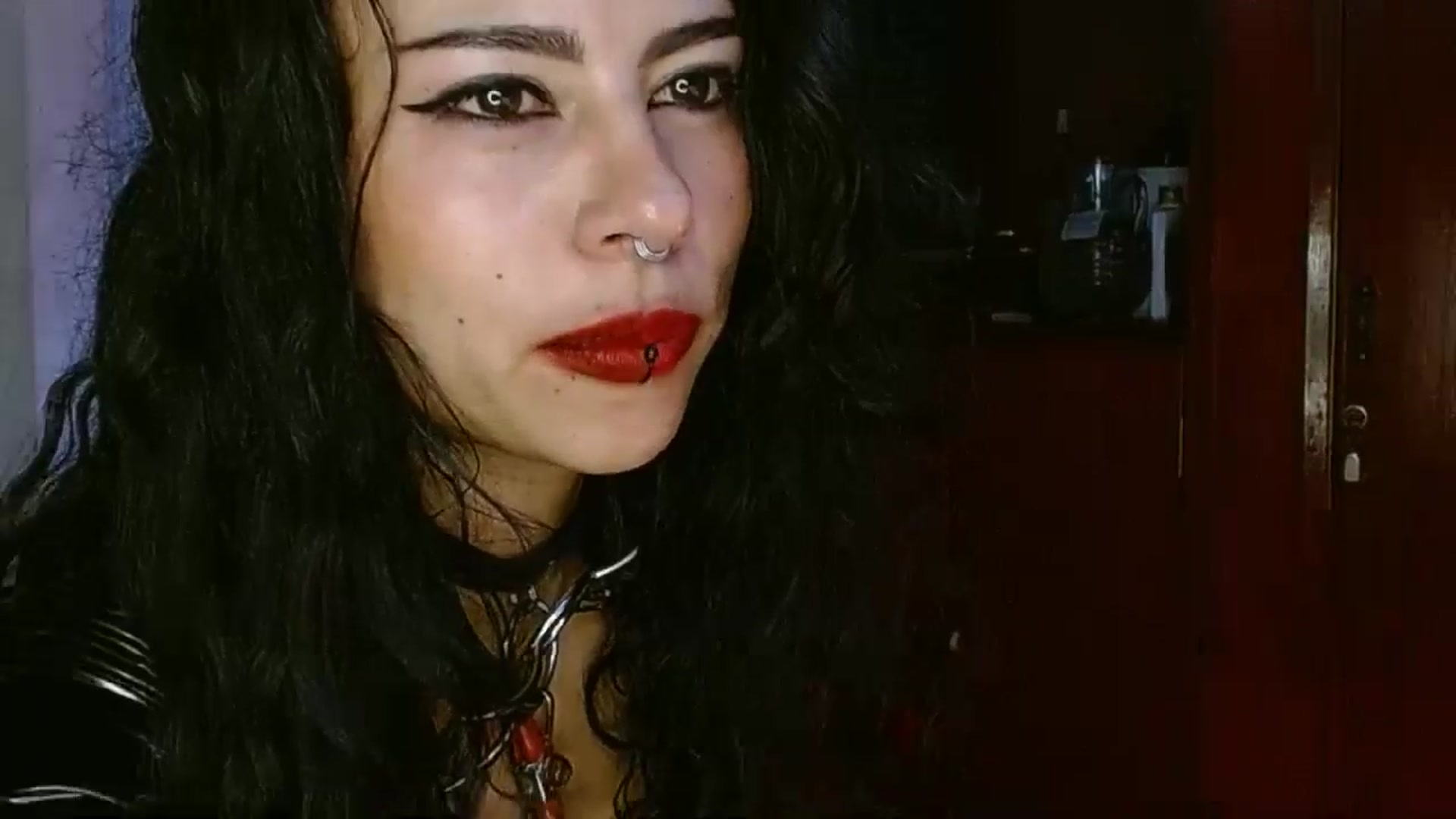 Gallery image thumbnail from Adas_room's myfreecams stream on, 01/02/2025, 12:00 image 13 of 20