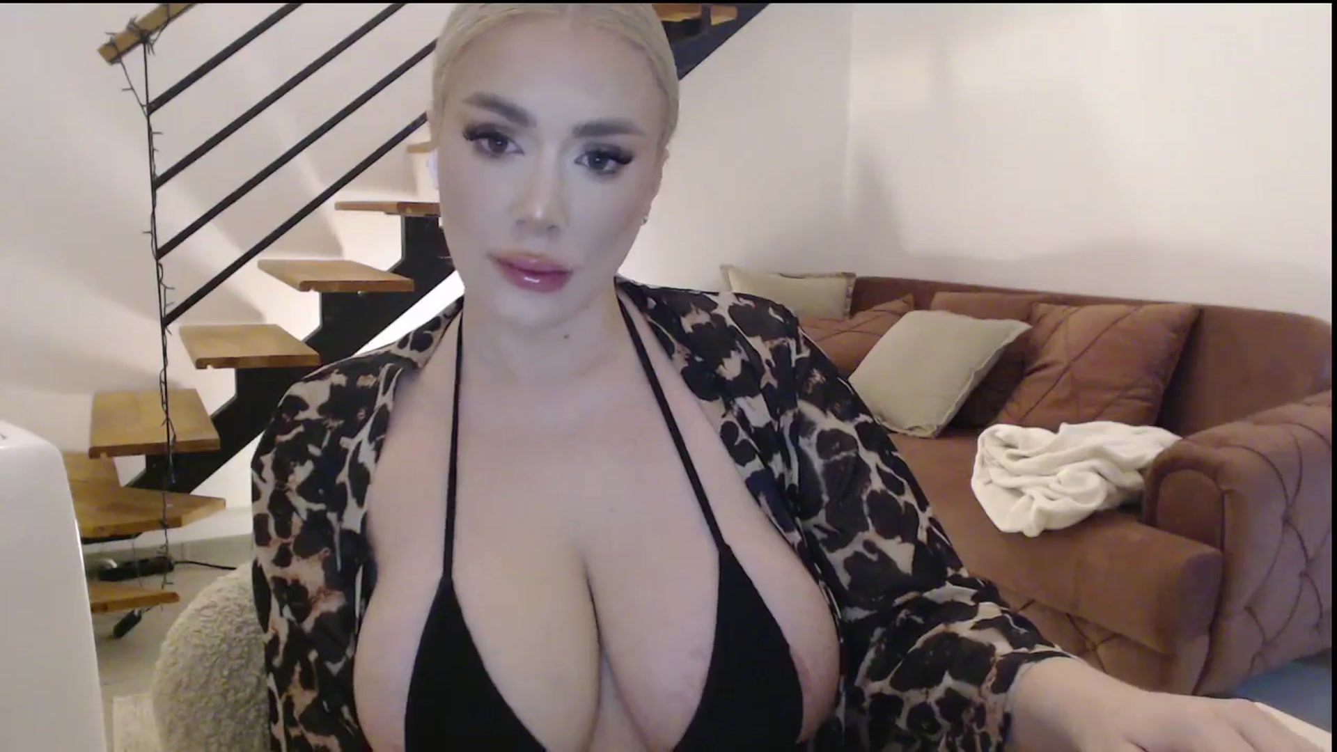 Gallery image thumbnail from Addasweet23's myfreecams stream on, 04/11/2024, 22:11 image 2 of 20