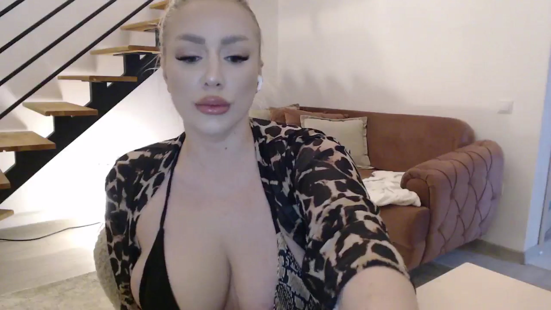 Gallery image thumbnail from Addasweet23's myfreecams stream on, 05/08/2024, 21:52 image 9 of 20