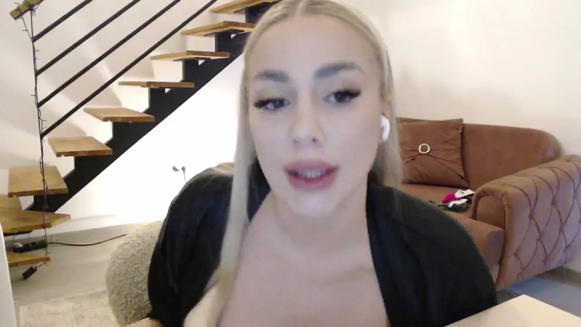 Gallery image thumbnail from Addasweet23's myfreecams stream on, 05/14/2024, 20:05 image 10 of 20