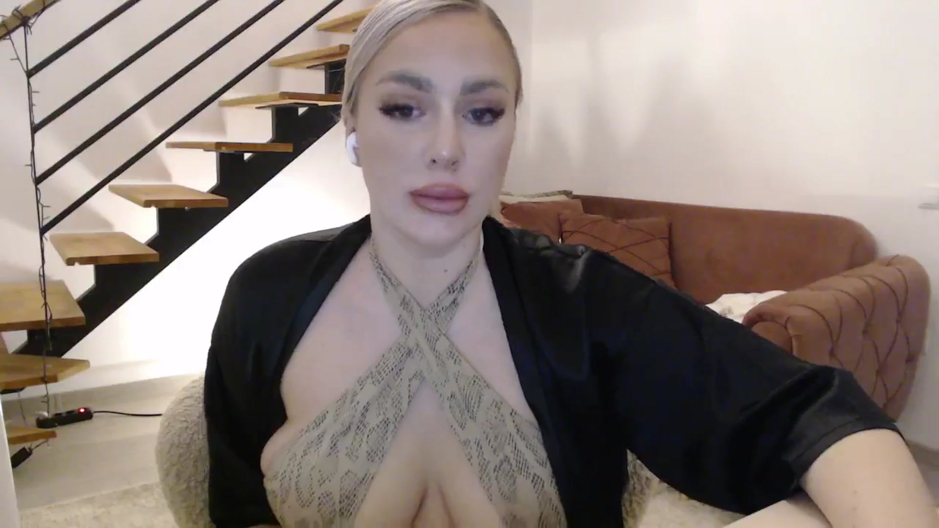 Gallery image thumbnail from Addasweet23's myfreecams stream on, 05/27/2024, 10:43 image 7 of 20