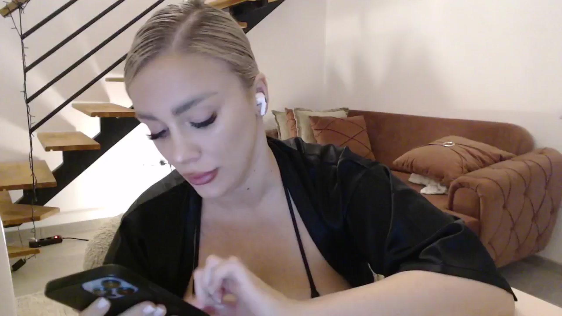 Gallery image thumbnail from Addasweet23's myfreecams stream on, 05/27/2024, 15:43 image 9 of 20