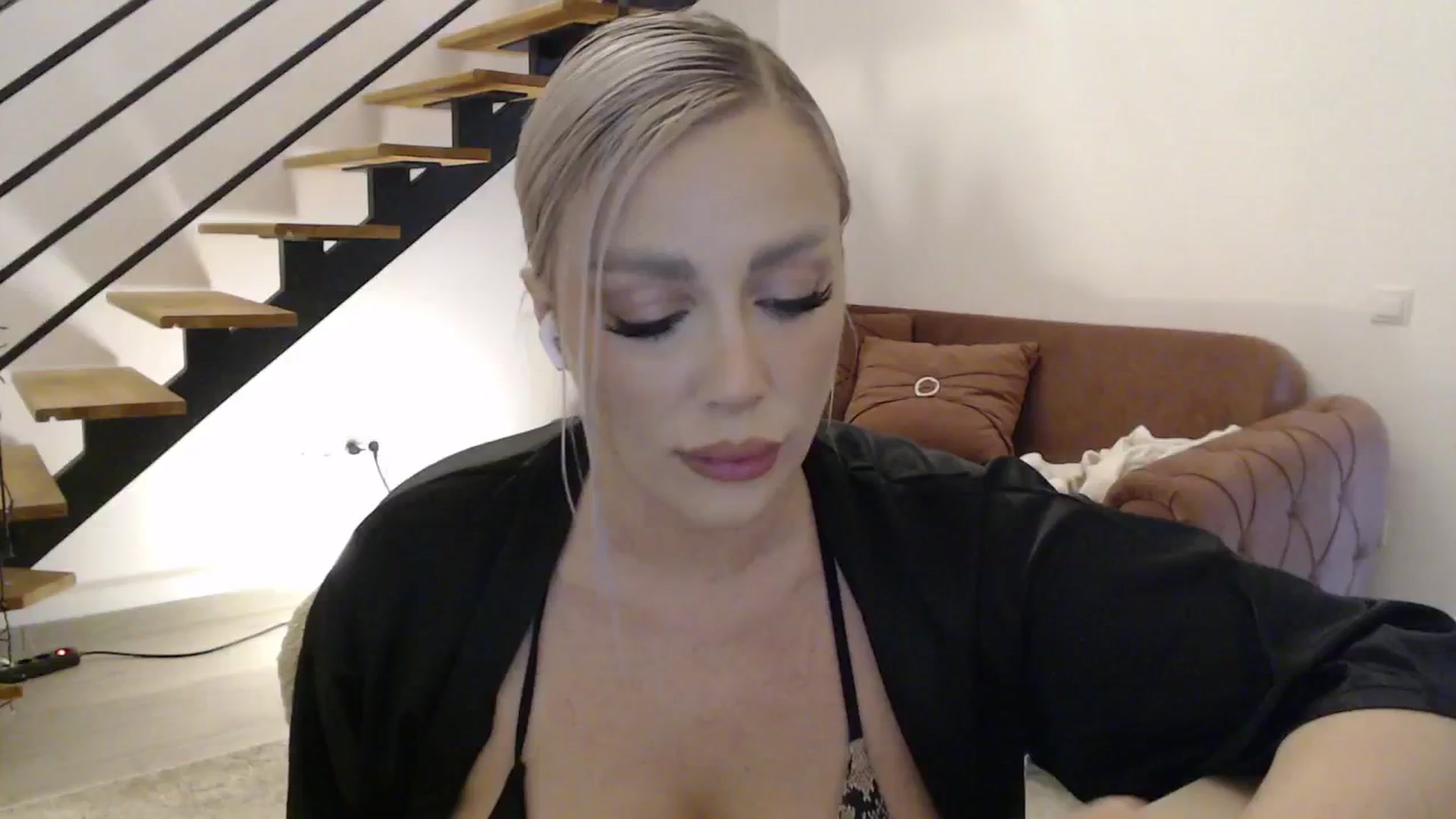 Gallery image thumbnail from Addasweet23's myfreecams stream on, 05/29/2024, 18:43 image 3 of 20