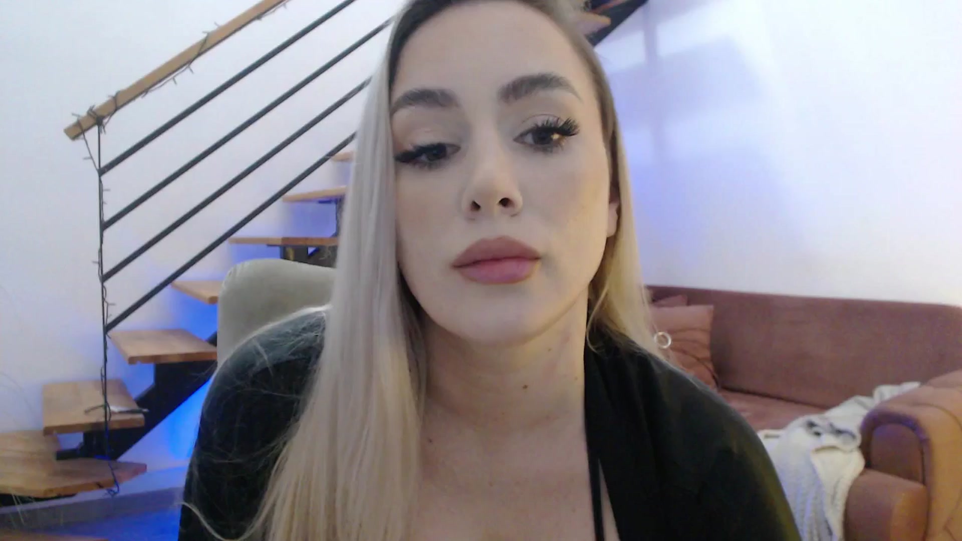 Gallery image thumbnail from Addasweet23's myfreecams stream on, 04/19/2025, 17:17 image 13 of 20